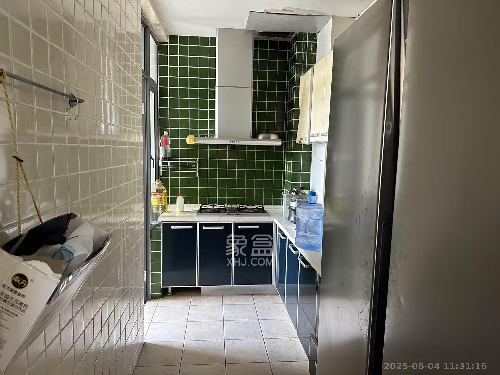 上海城小区 1室2厅1卫 2000.0元/月 上海城小区 1室2厅1卫 2000.0元/月室内图