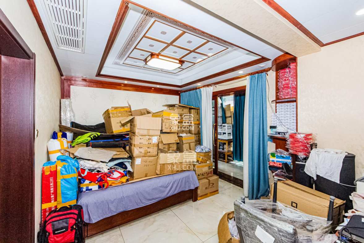 北辰定江洋  4室2厅3卫    450.0万 北辰定江洋  4室2厅3卫    450.0万卧室