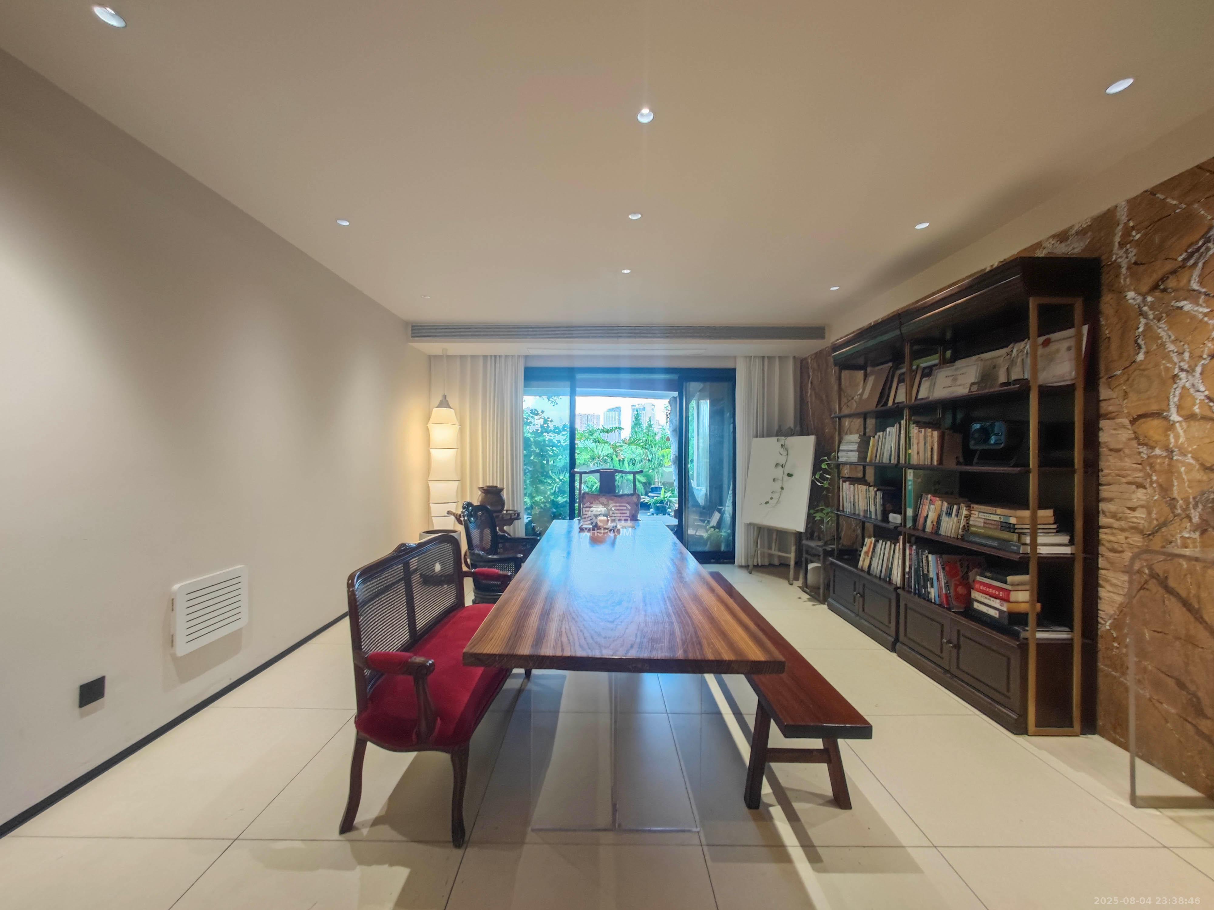 五矿万境水岸二期(五矿万境水岸和苑)  5室2厅3卫    380.0万 五矿万境水岸二期(五矿万境水岸和苑)  5室2厅3卫    380.0万客厅