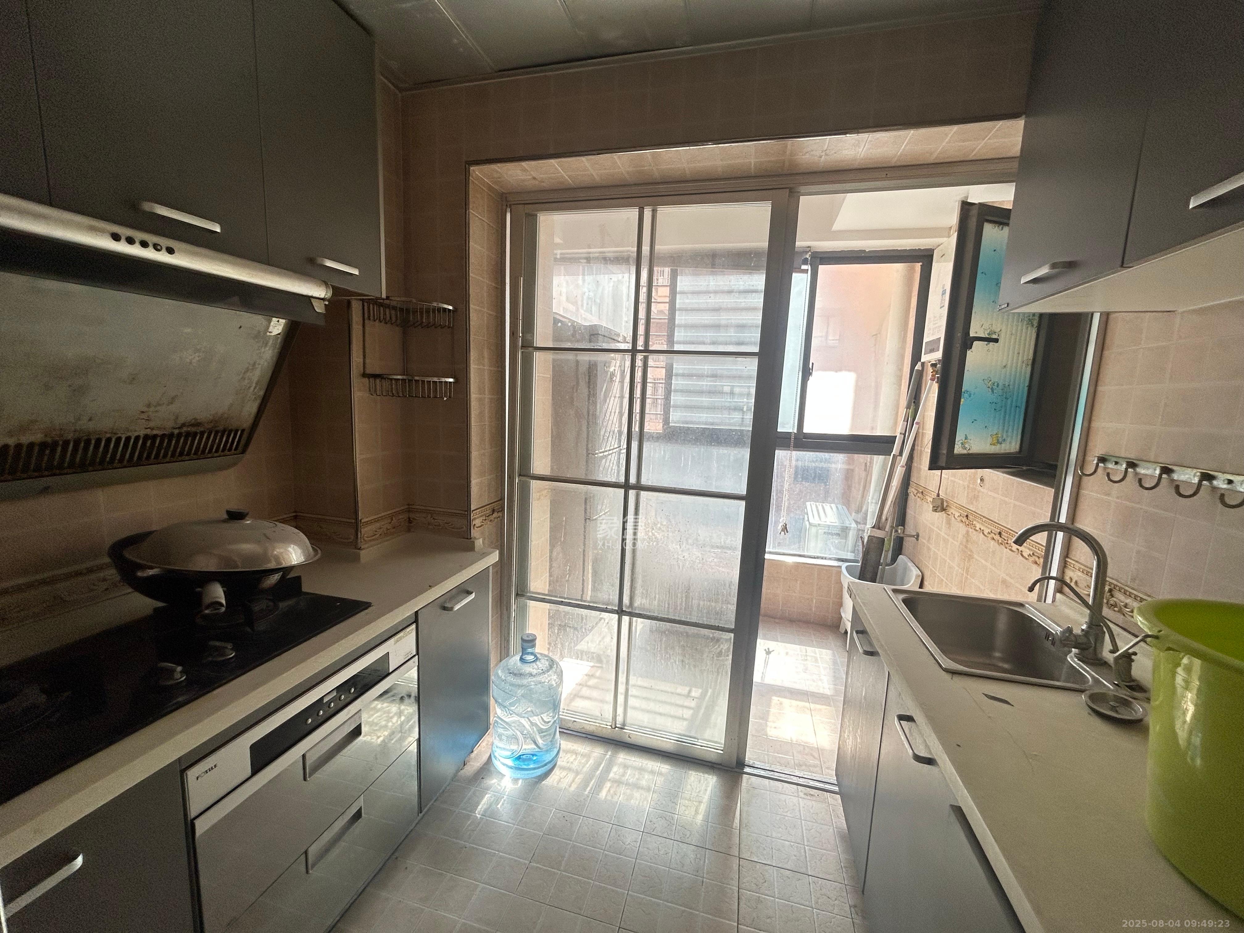 上海城小区  3室2厅4卫    2200.0元/月室内图