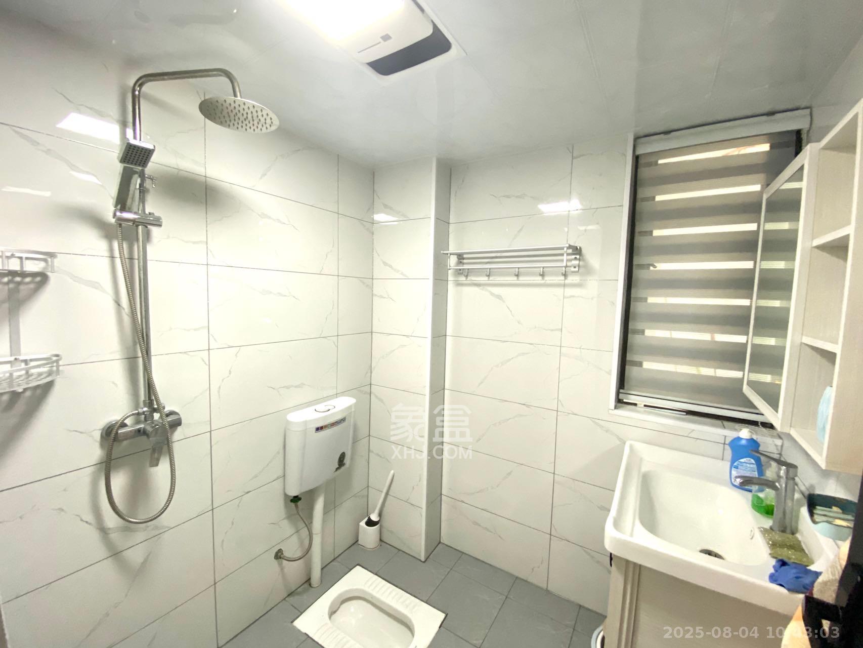 金侨城 3室2厅1卫 2000.0元/月 金侨城 3室2厅1卫 2000.0元/月室内图