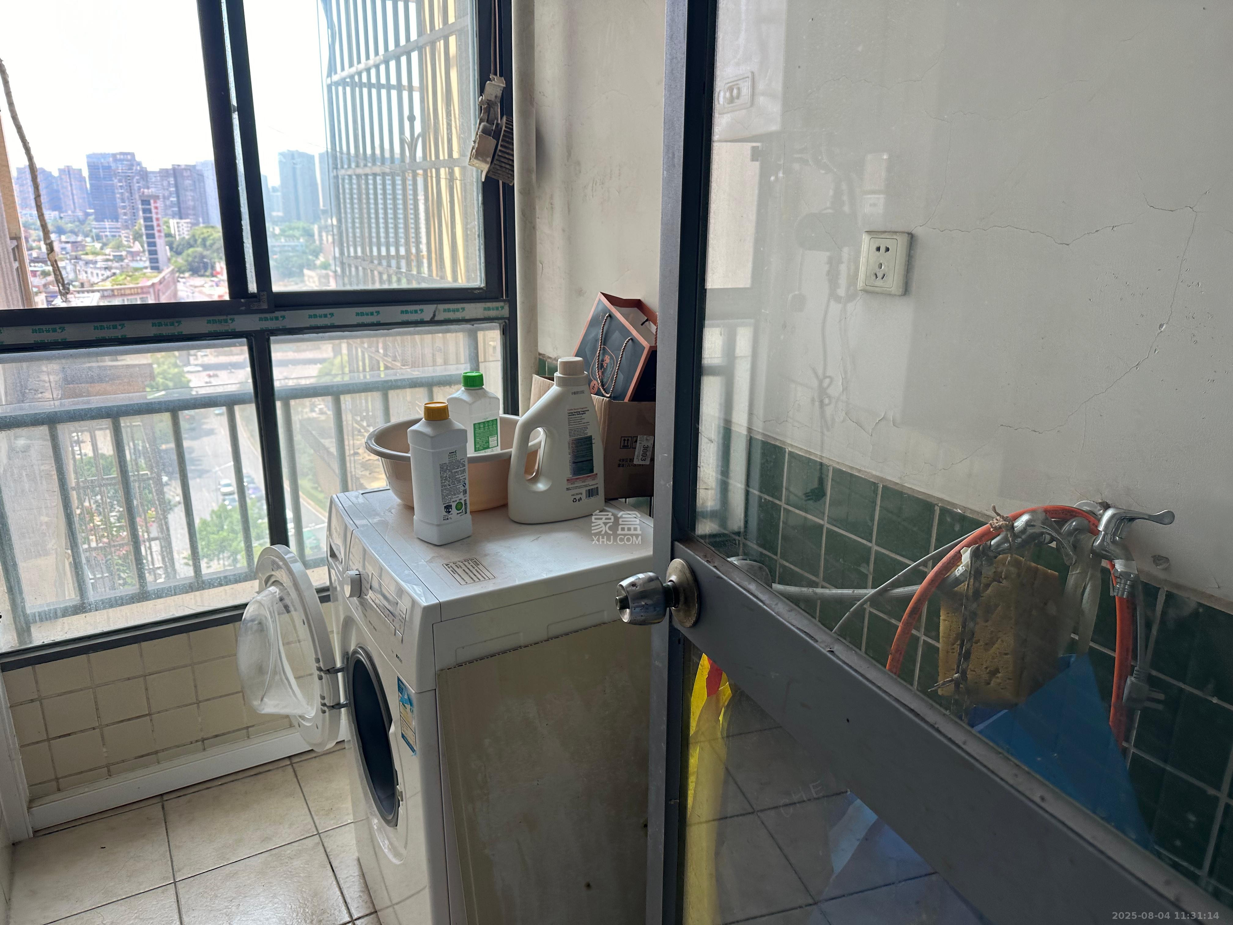 上海城小区 1室2厅1卫 2000.0元/月 上海城小区 1室2厅1卫 2000.0元/月室内图