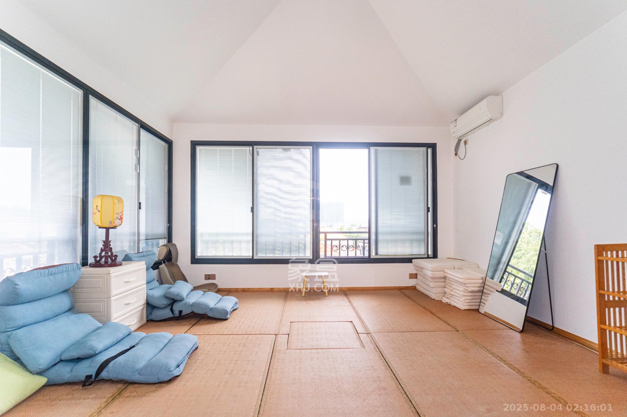 碧桂园威尼斯城 7室3厅2卫 1080.0万 碧桂园威尼斯城 7室3厅2卫 1080.0万其他