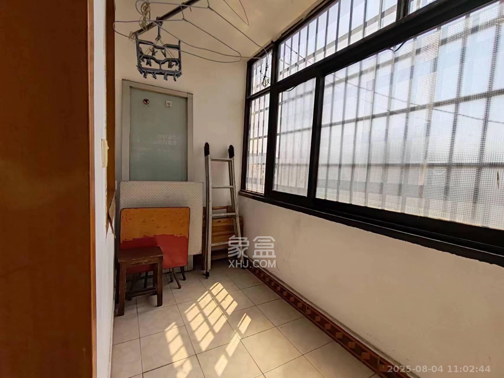 狮子山一片  3室1厅1卫    1200.0元/月 狮子山一片  3室1厅1卫    1200.0元/月室内图