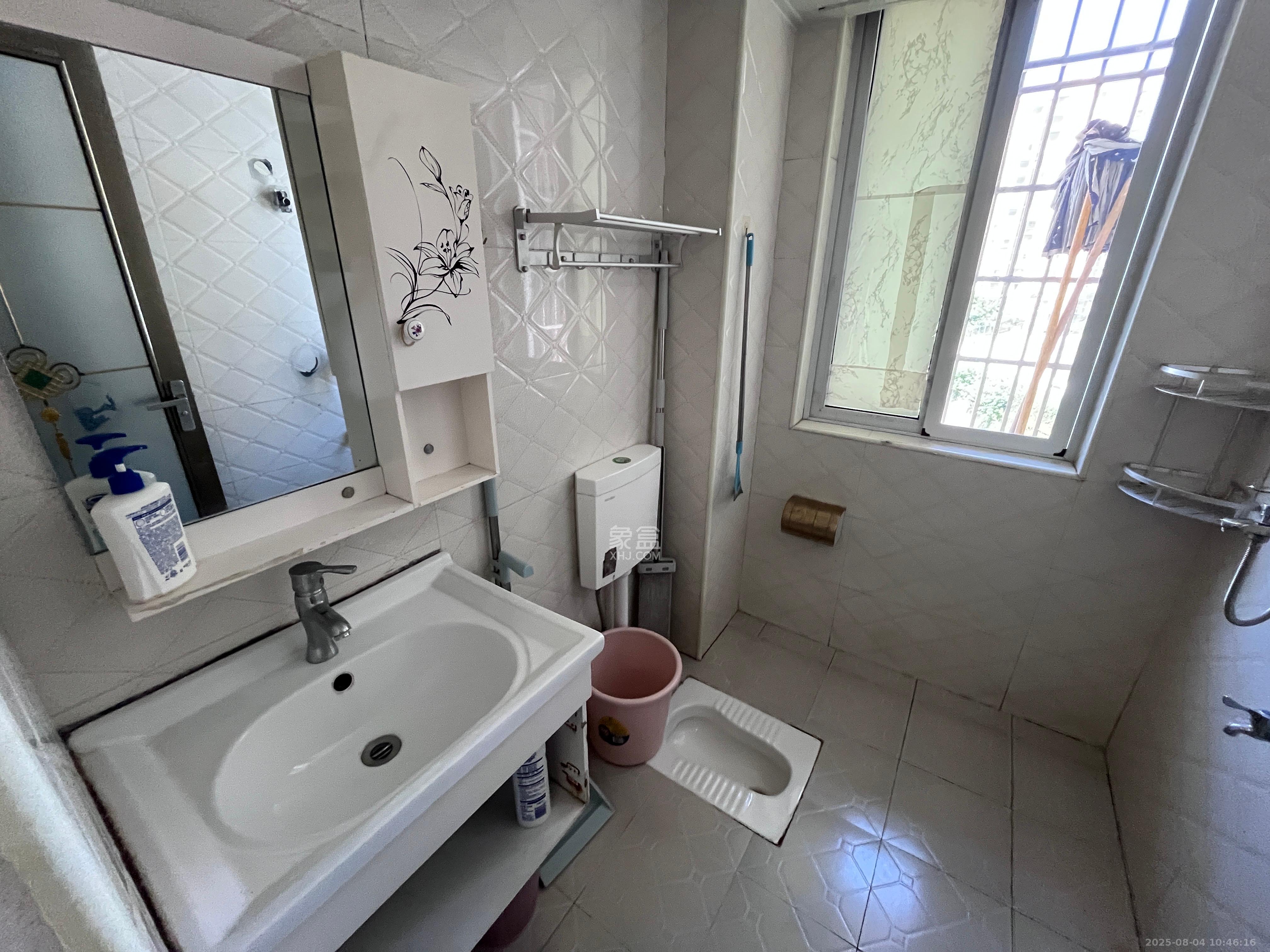 星城新宇莲景苑 3室1厅1卫 2100.0元/月 星城新宇莲景苑 3室1厅1卫 2100.0元/月室内图