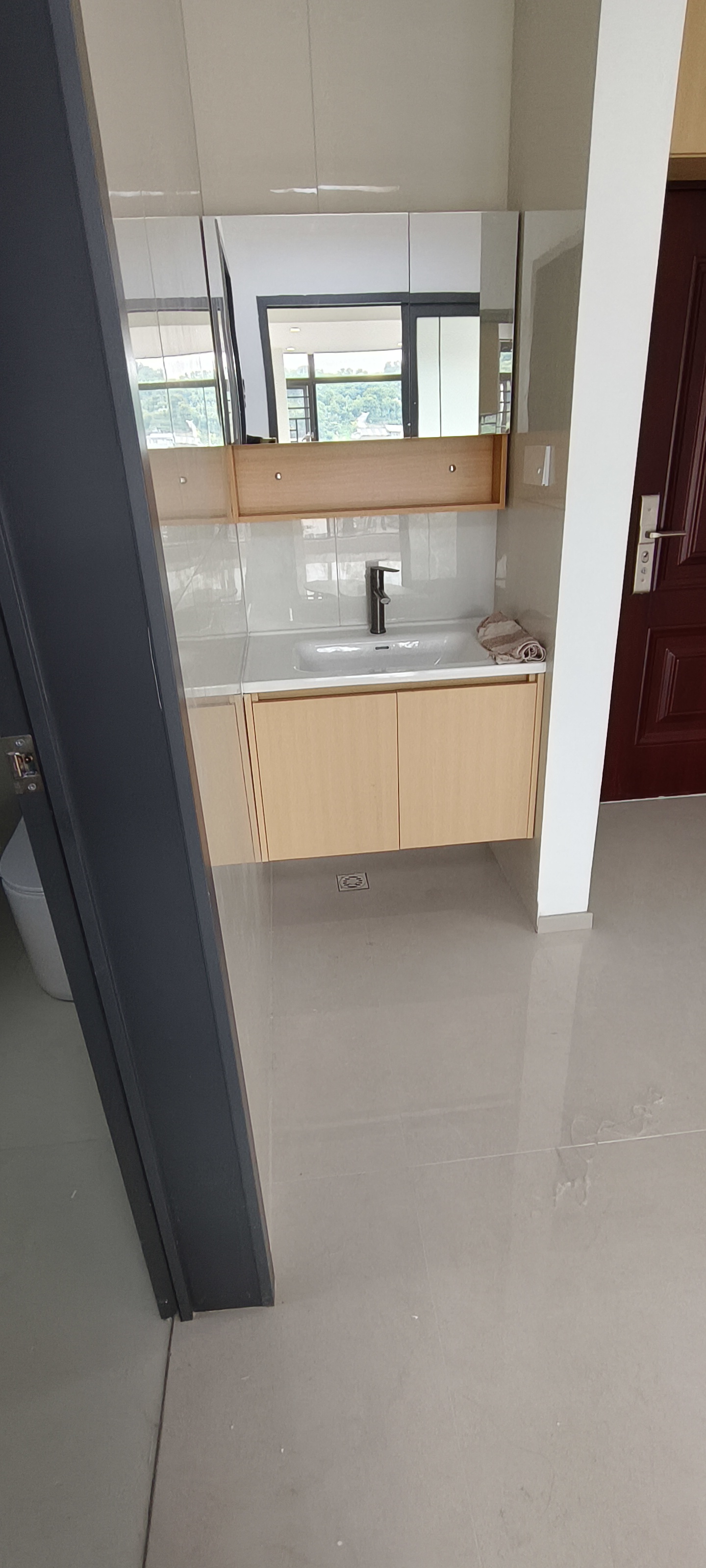 富华里 1室1厅1卫 38.0万 富华里 1室1厅1卫 38.0万客厅