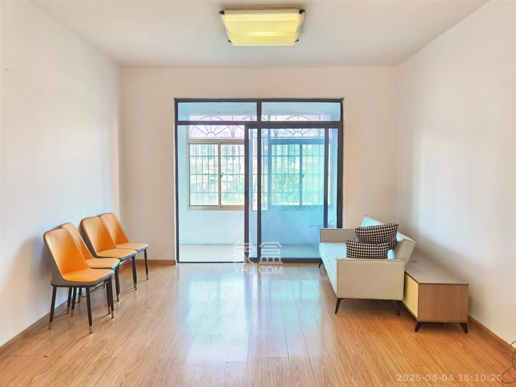 塞纳公馆  4室2厅2卫    2200.0元/月 塞纳公馆  4室2厅2卫    2200.0元/月室内图