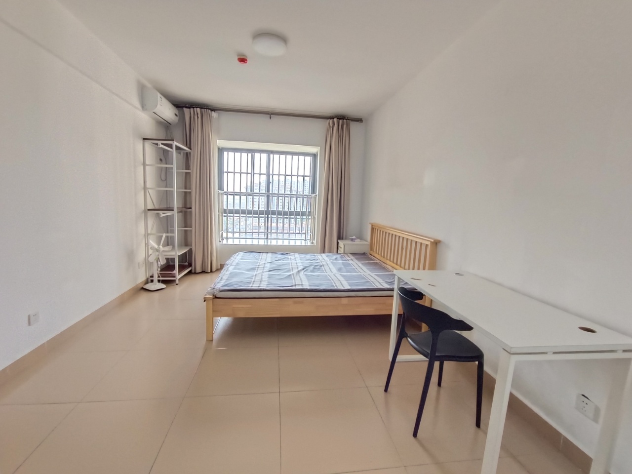 荣锦花园  3室2厅2卫    2400.0元/月 荣锦花园  3室2厅2卫    2400.0元/月室内图