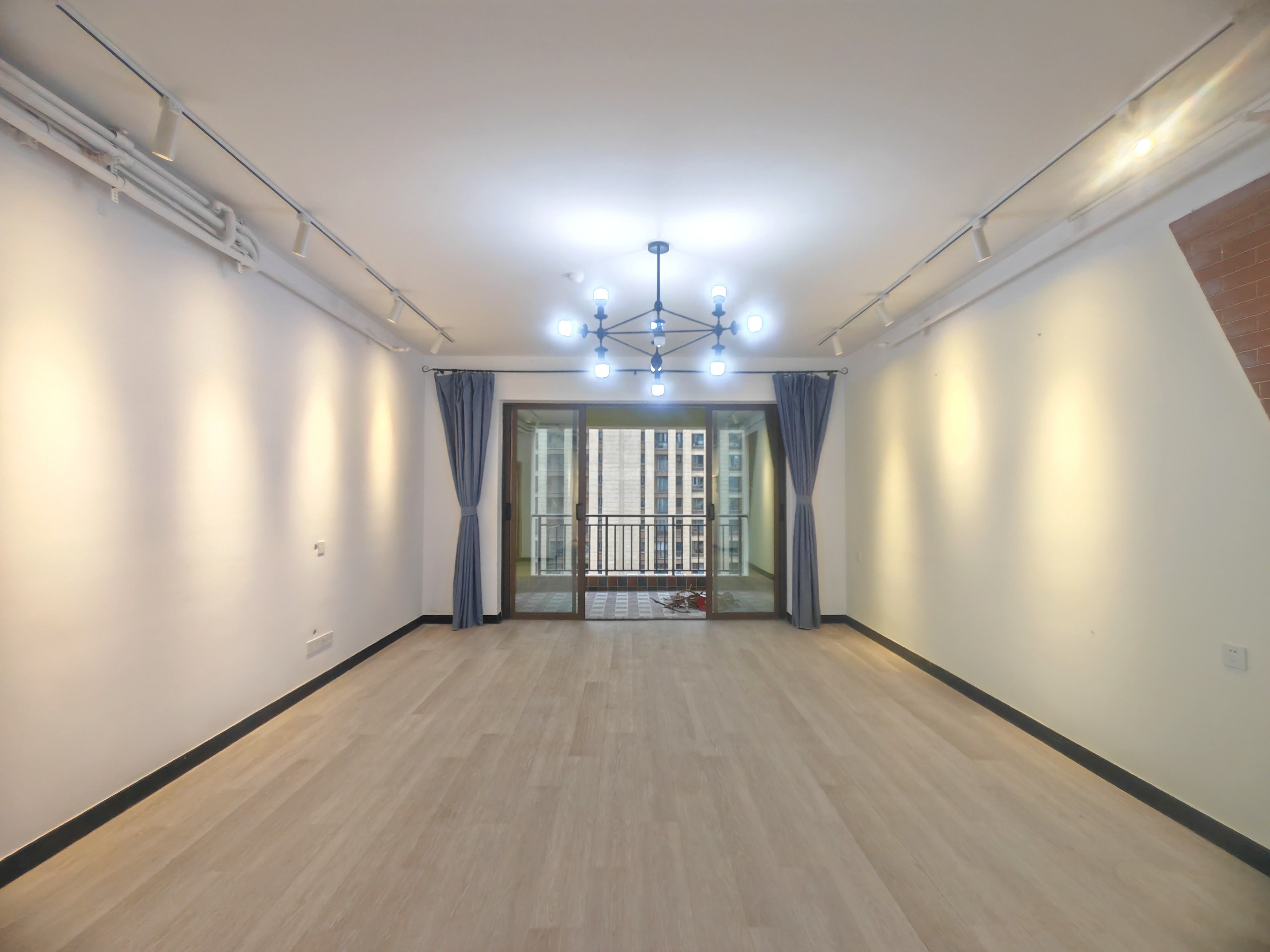 海航豪庭南苑 4室2厅4卫 8000.0元/月 海航豪庭南苑 4室2厅4卫 8000.0元/月室内图