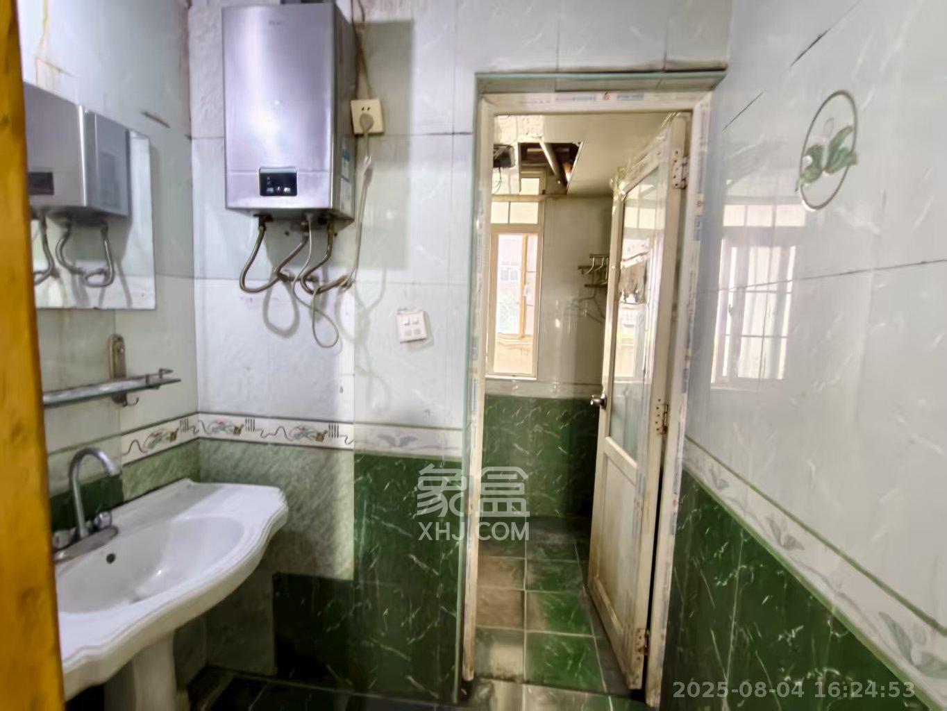 嘉盛逸林园（新合村综合楼）  3室2厅2卫    2000.0元/月室内图