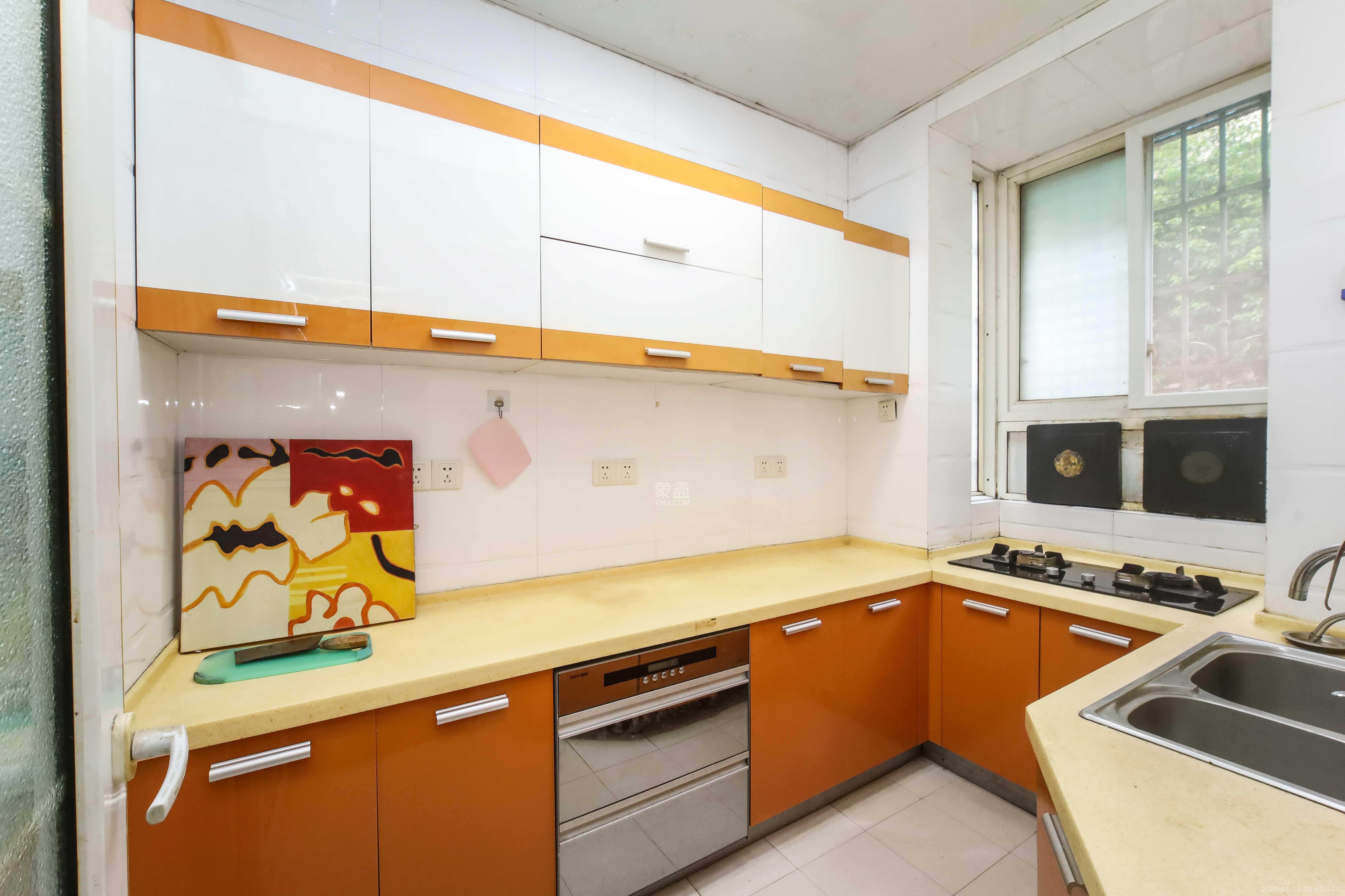 鑫邮小区  2室1厅1卫   65.00万厨房