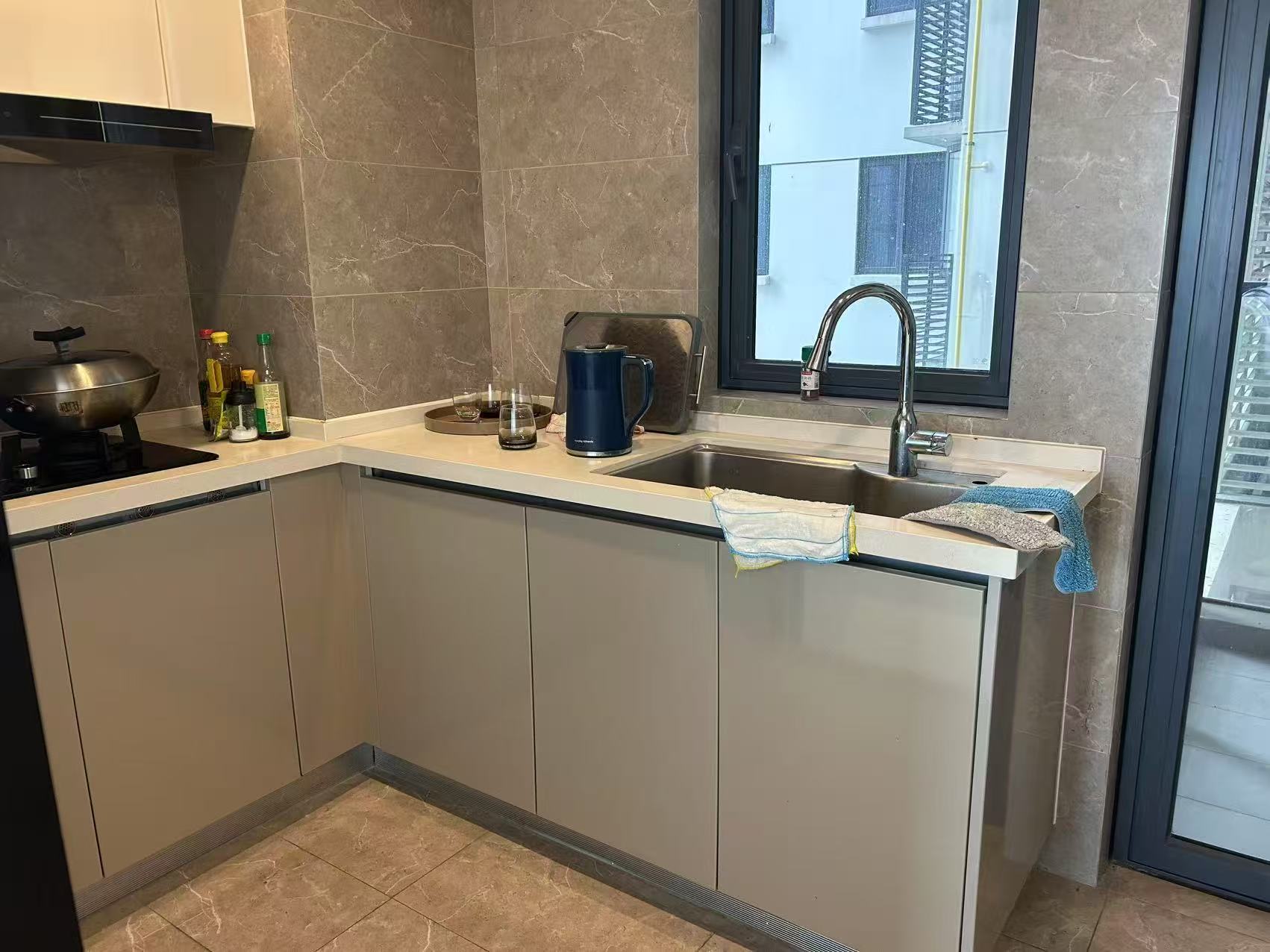 华润中心三期 4室2厅3卫 11000.0元/月 华润中心三期 4室2厅3卫 11000.0元/月室内图