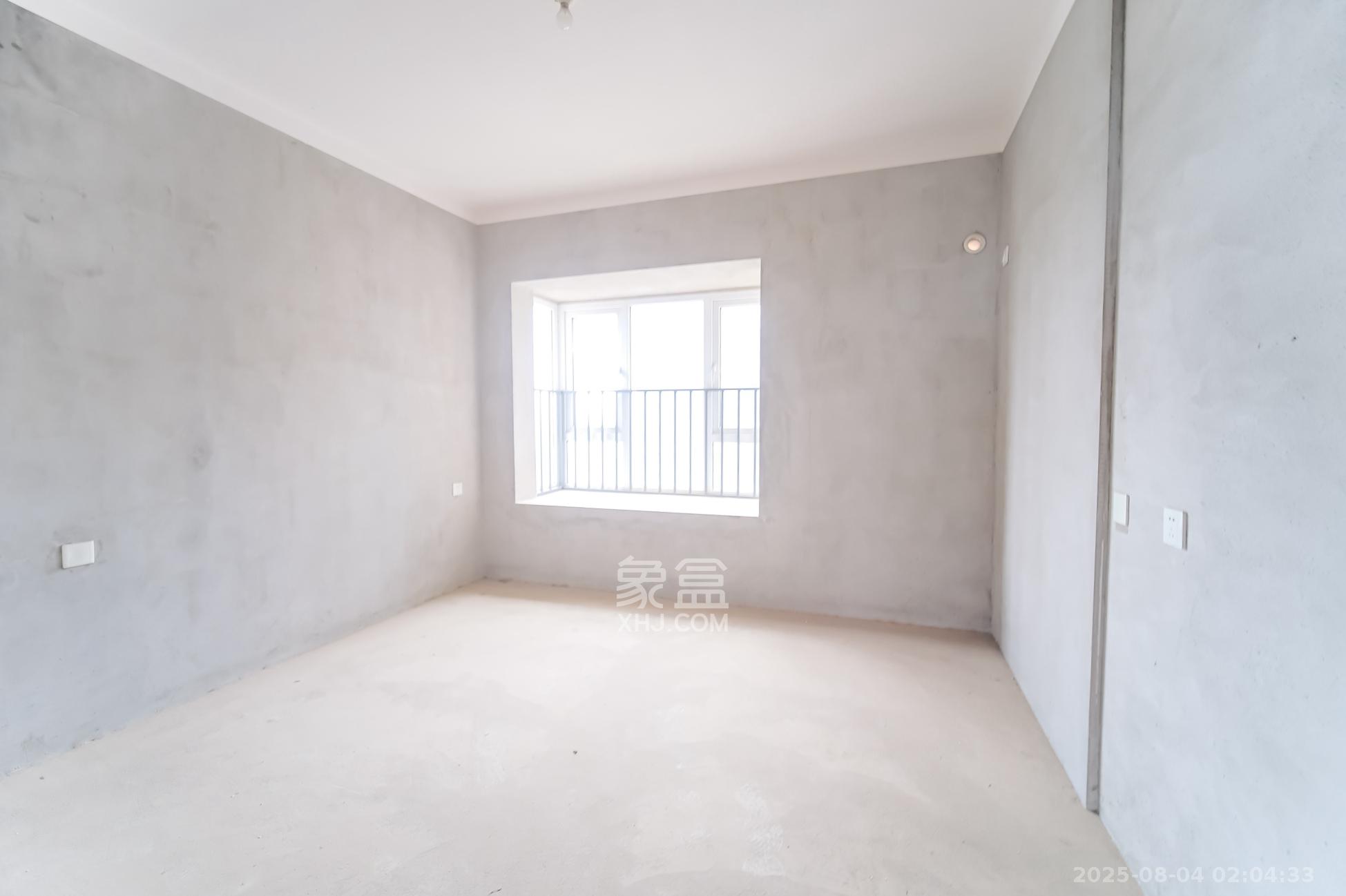 荣盛花语城 3室2厅2卫 72.0万 荣盛花语城 3室2厅2卫 72.0万卧室