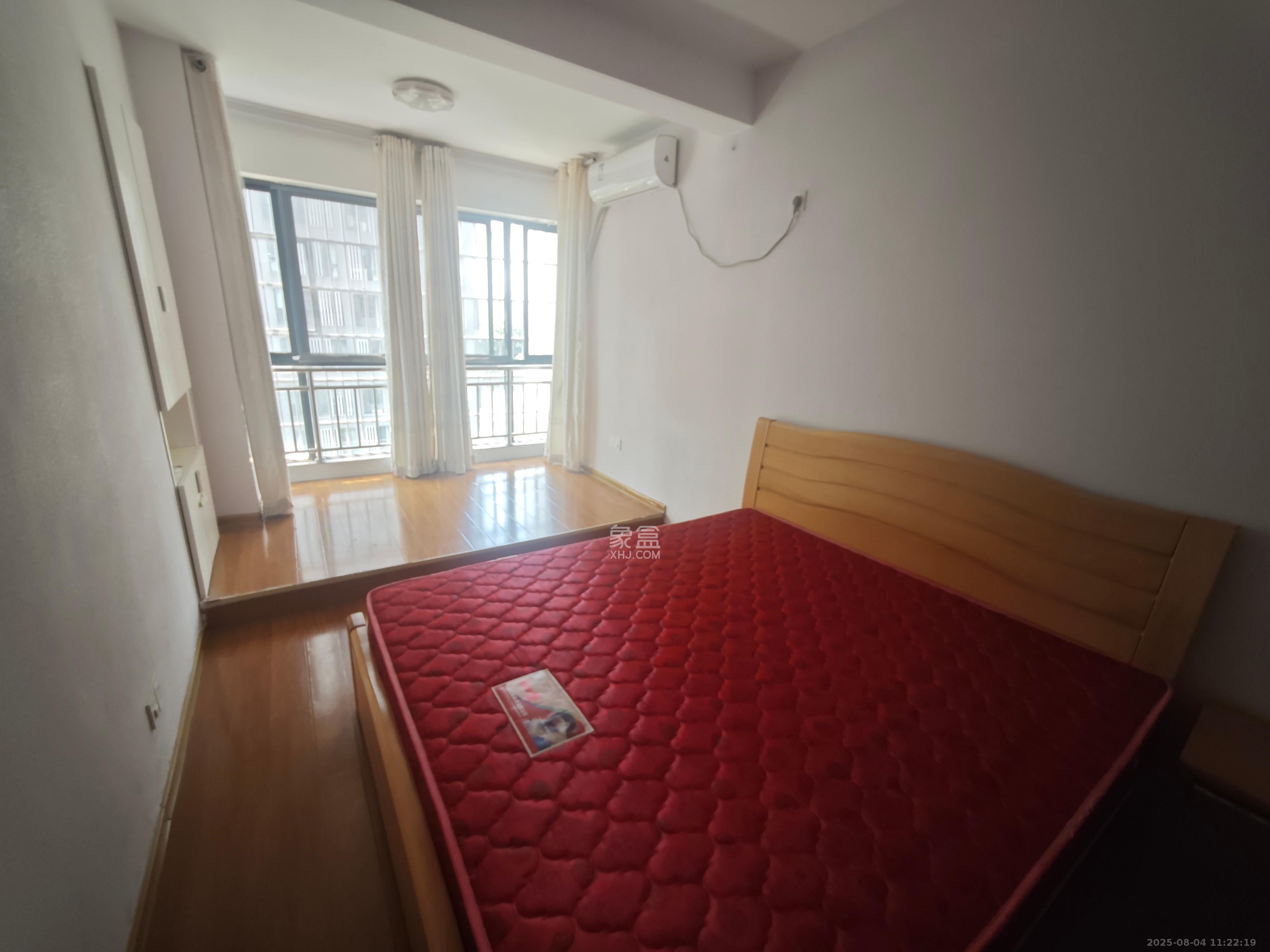 长大彩虹都  4室2厅2卫    2600.0元/月室内图