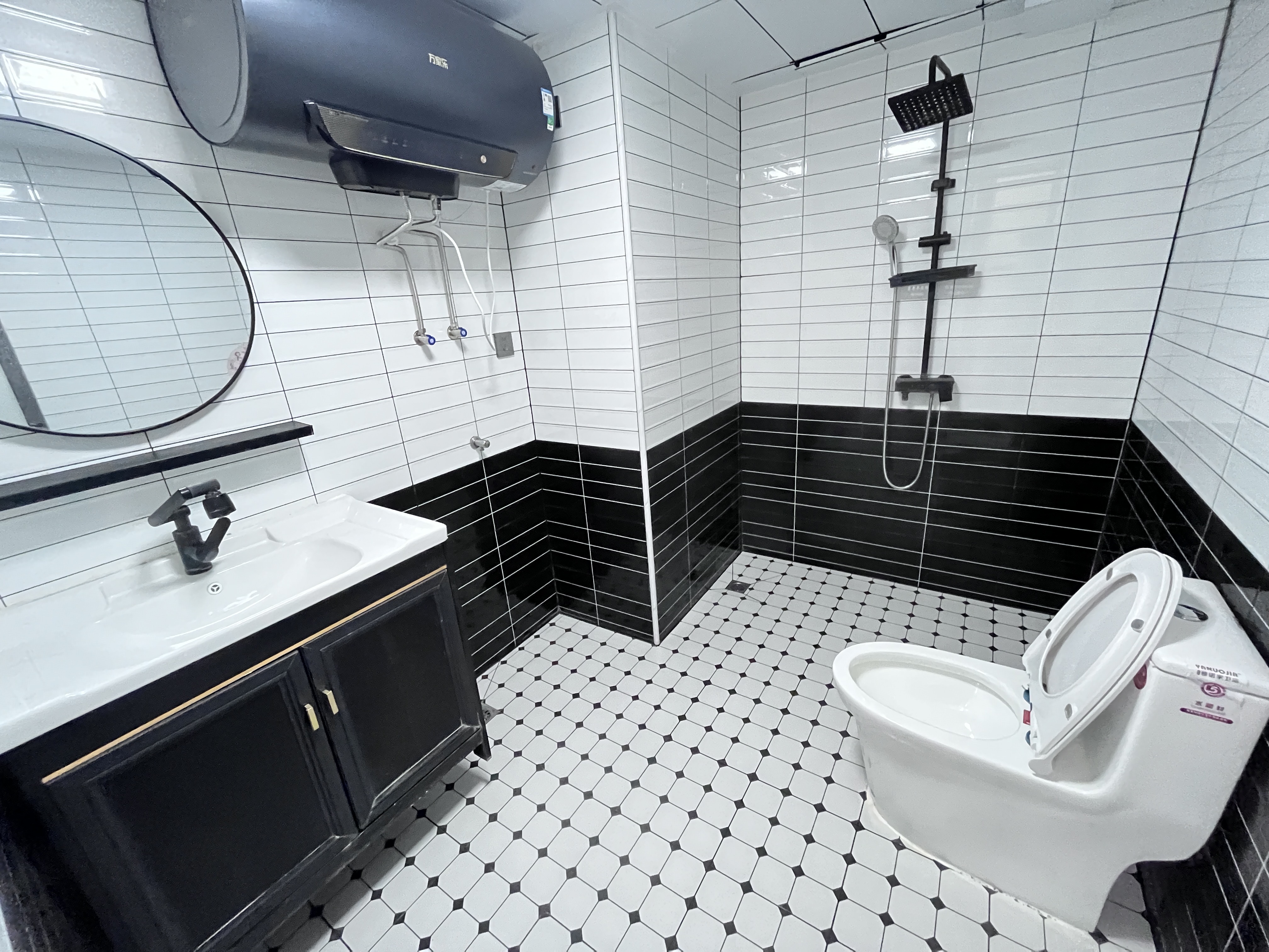 华锦苑 3室2厅1卫 99.0万 华锦苑 3室2厅1卫 99.0万客厅