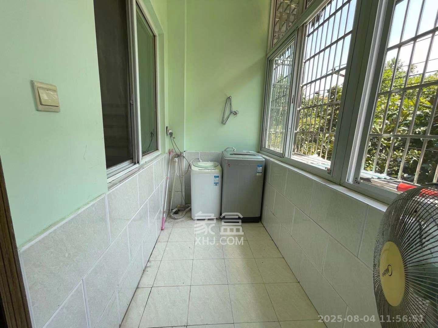 红旗区机械研究所宿舍  3室1厅1卫    2200.0元/月 红旗区机械研究所宿舍  3室1厅1卫    2200.0元/月室内图