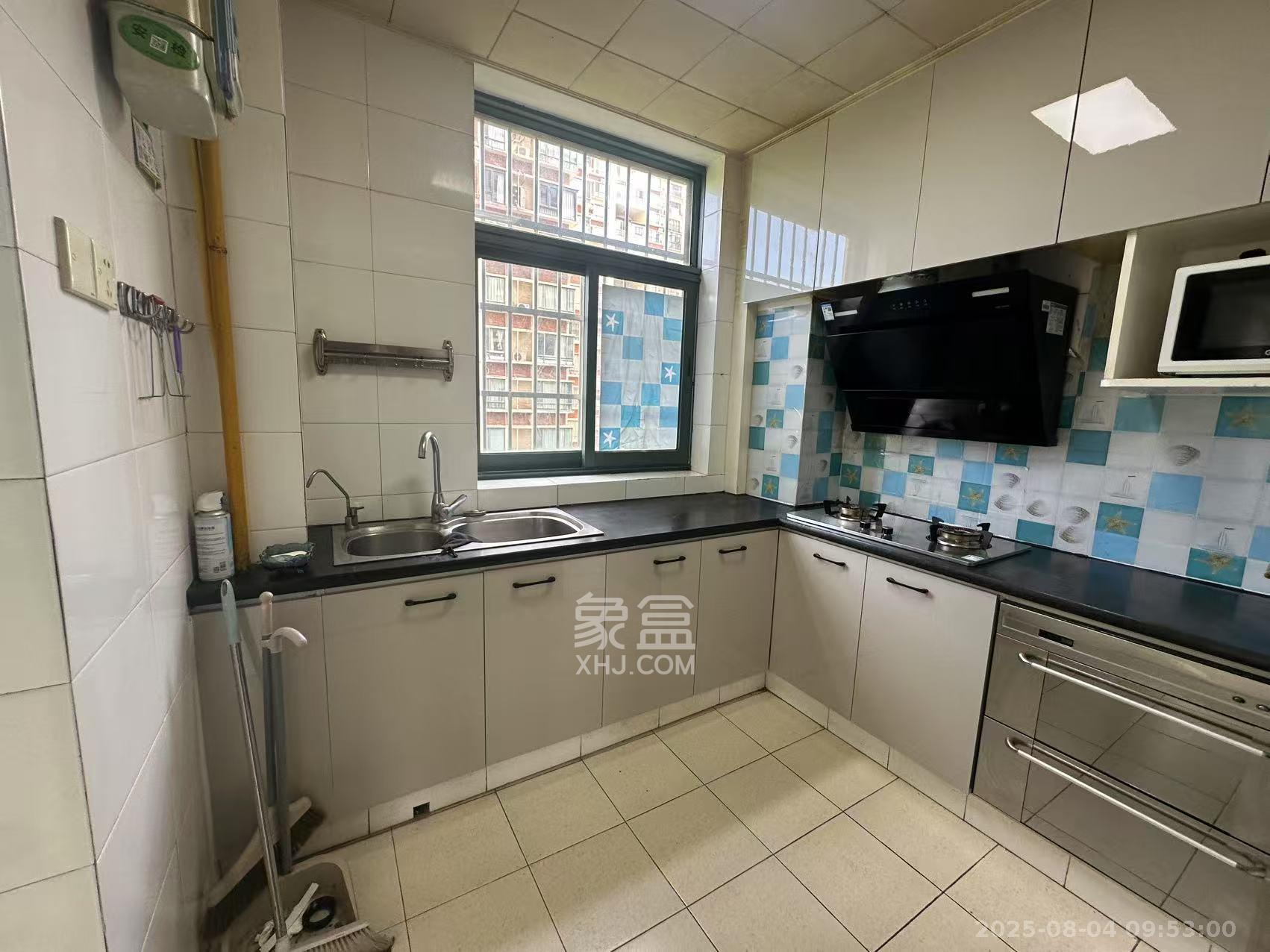 亚华香舍花都 3室2厅2卫 2800.0元/月 亚华香舍花都 3室2厅2卫 2800.0元/月室内图