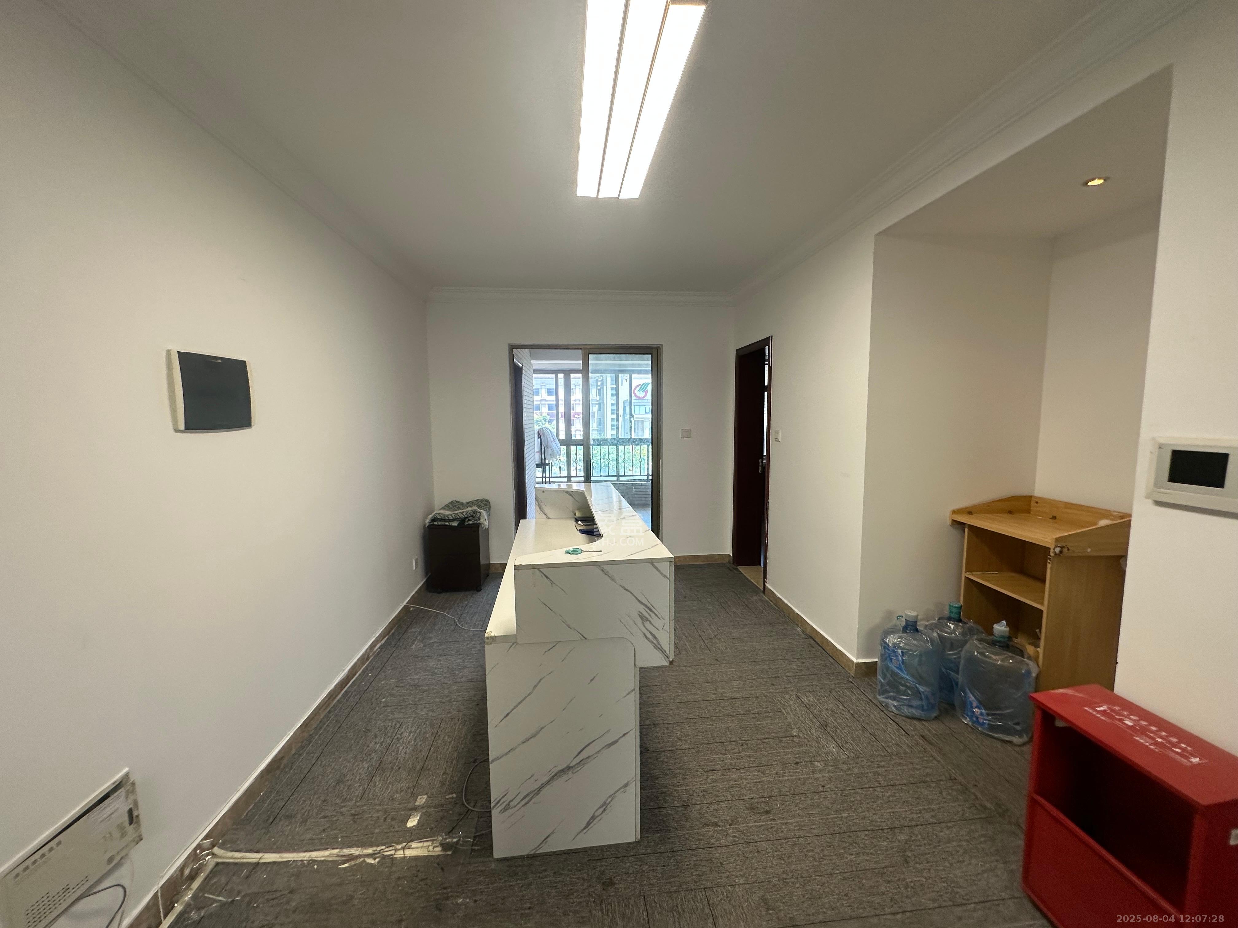 江山帝景雅典  4室2厅2卫    3000.0元/月 江山帝景雅典  4室2厅2卫    3000.0元/月室内图