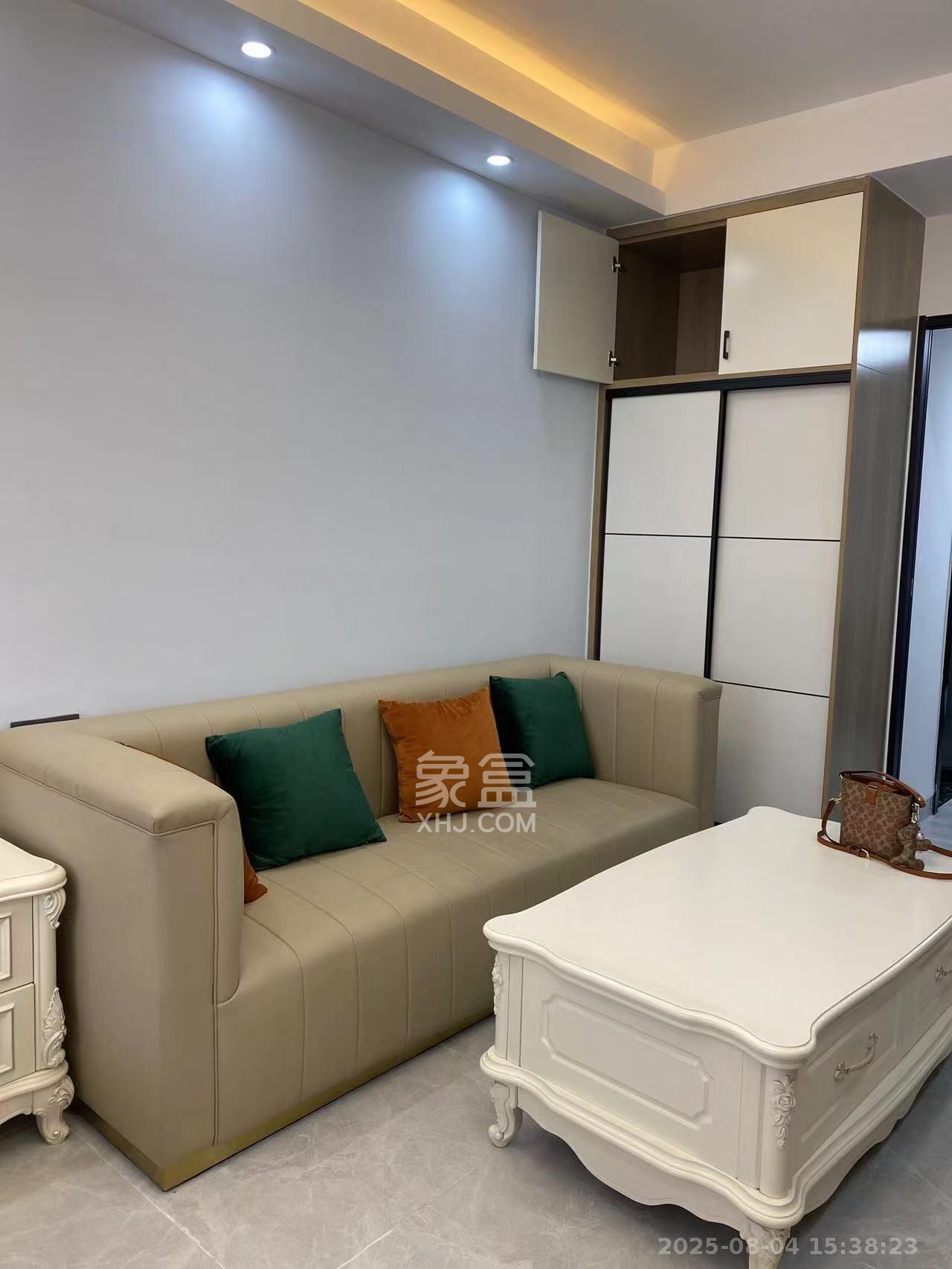 保利香槟国际 1室1厅1卫 1300.0元/月 保利香槟国际 1室1厅1卫 1300.0元/月室内图