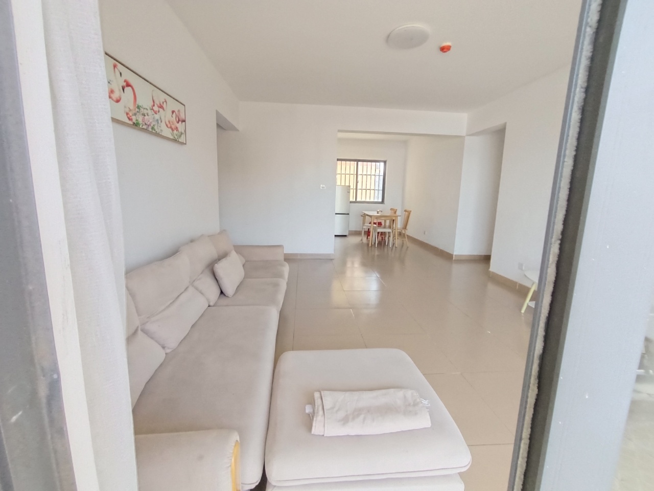 荣锦花园  3室2厅2卫    2400.0元/月 荣锦花园  3室2厅2卫    2400.0元/月室内图