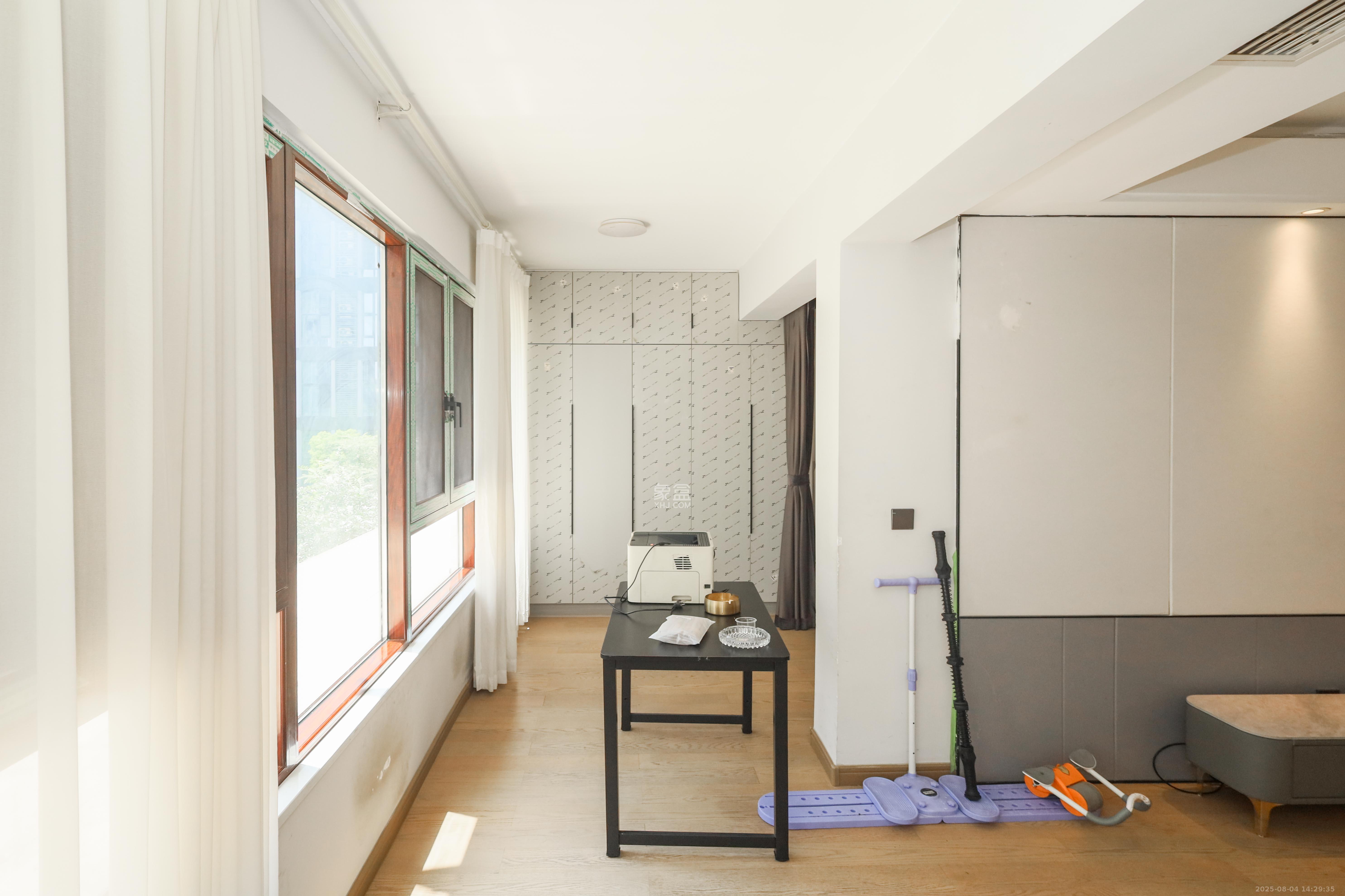 爱家当代境  4室2厅2卫    160.0万 爱家当代境  4室2厅2卫    160.0万阳台