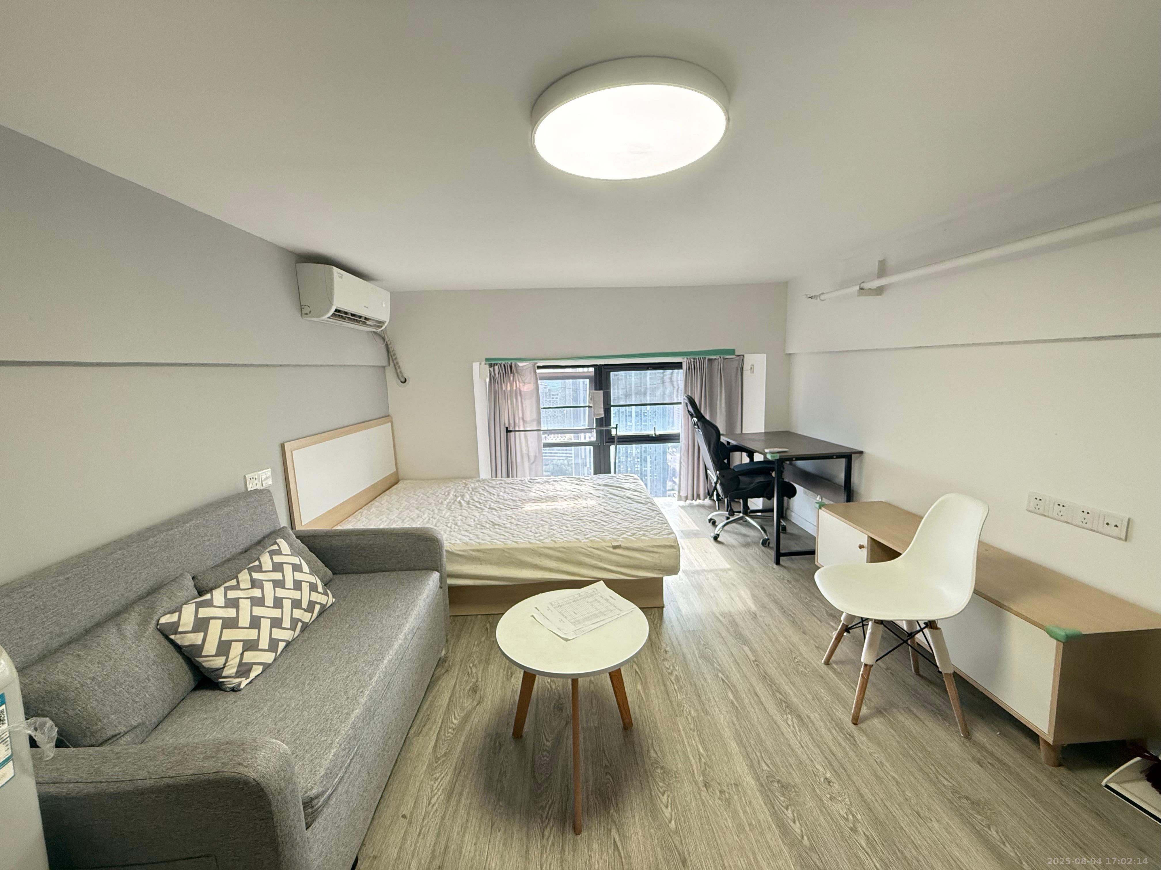 龙湖新壹城  1室0厅0卫    1300.0元/月