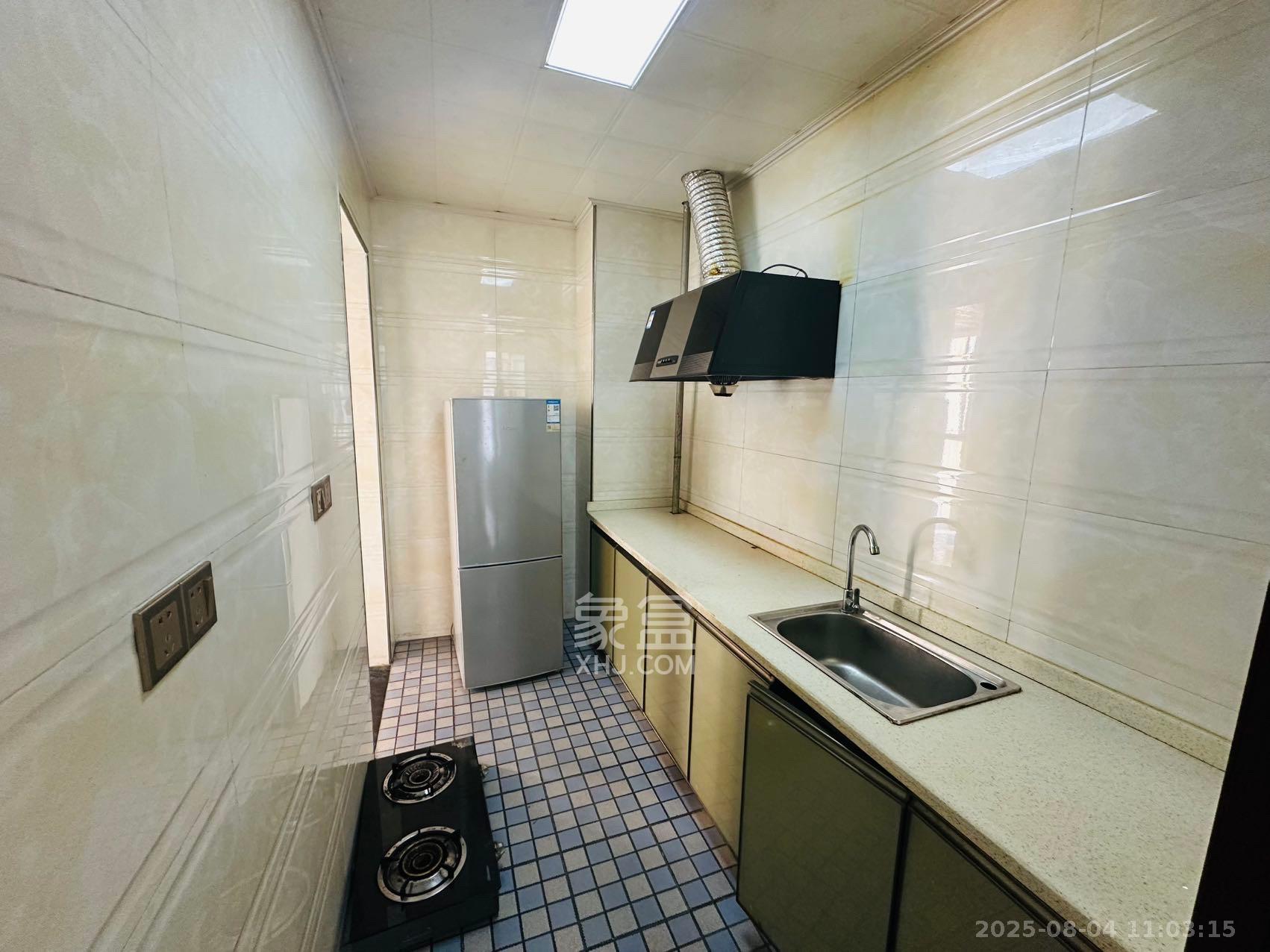 雨花公馆(紫苔名苑) 3室2厅2卫 2800.0元/月 雨花公馆(紫苔名苑) 3室2厅2卫 2800.0元/月室内图