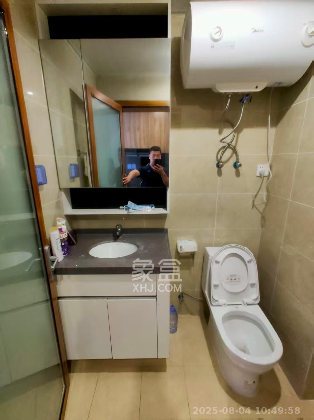 荣泰广场 1室0厅0卫 1300.0元/月 荣泰广场 1室0厅0卫 1300.0元/月室内图