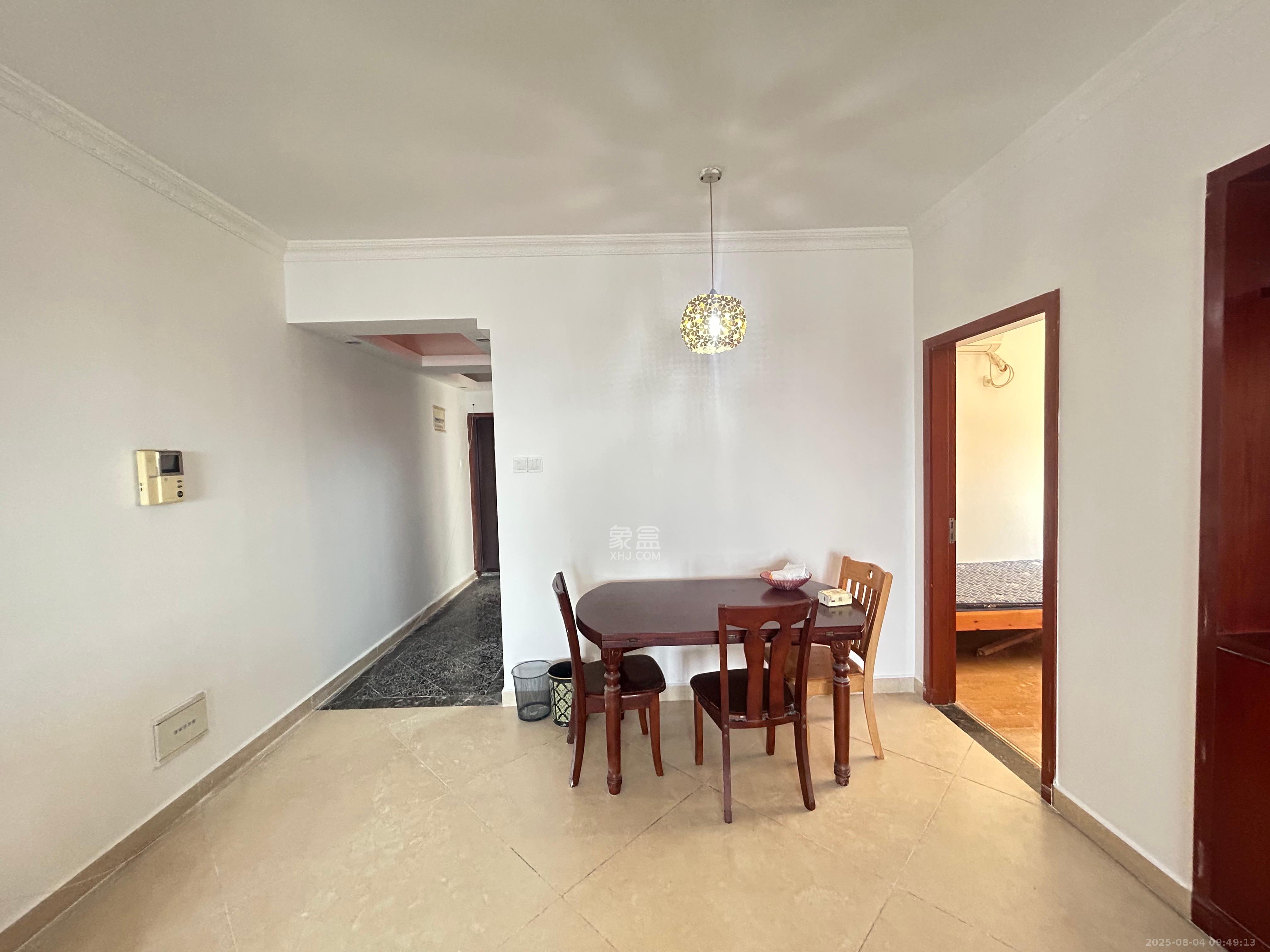 上海城小区  3室2厅4卫    2200.0元/月室内图