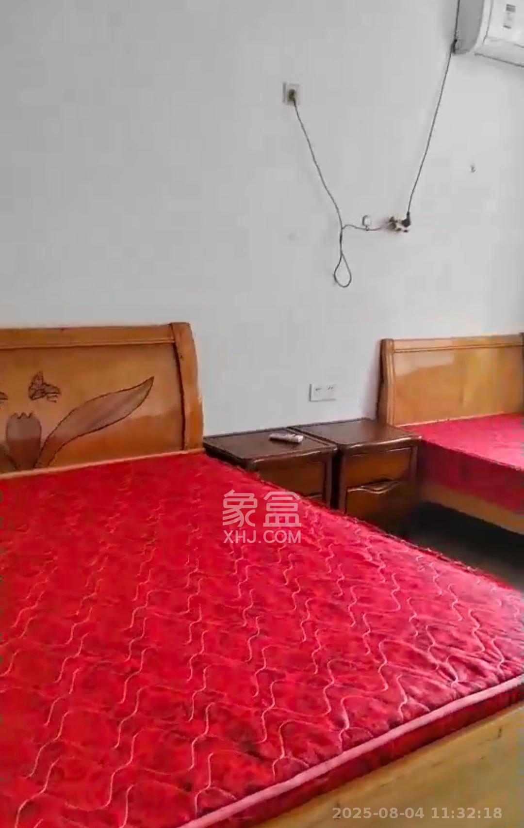 月湖安置小区(马栏山小区)  3室2厅2卫    1500.0元/月 月湖安置小区(马栏山小区)  3室2厅2卫    1500.0元/月室内图