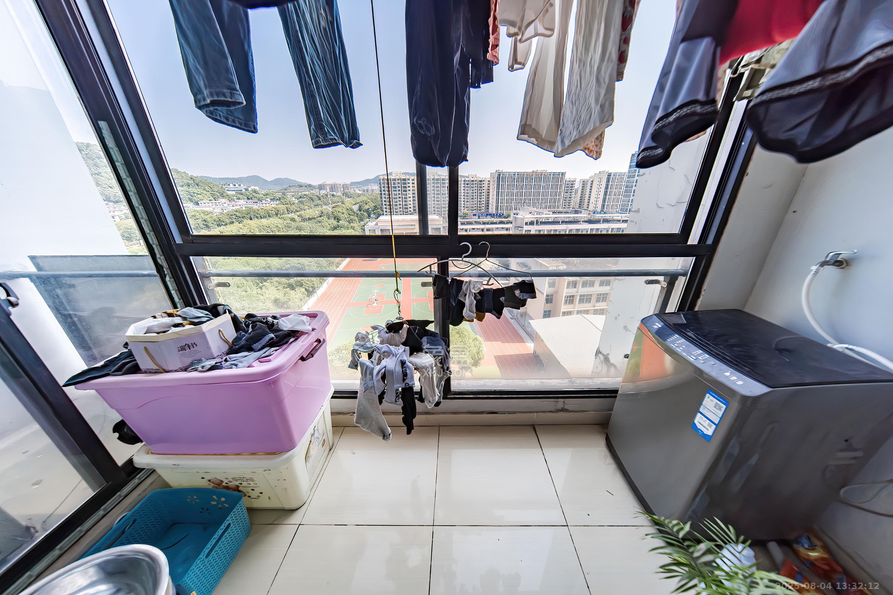 阳光100三期  3室2厅2卫    128.0万 阳光100三期  3室2厅2卫    128.0万阳台