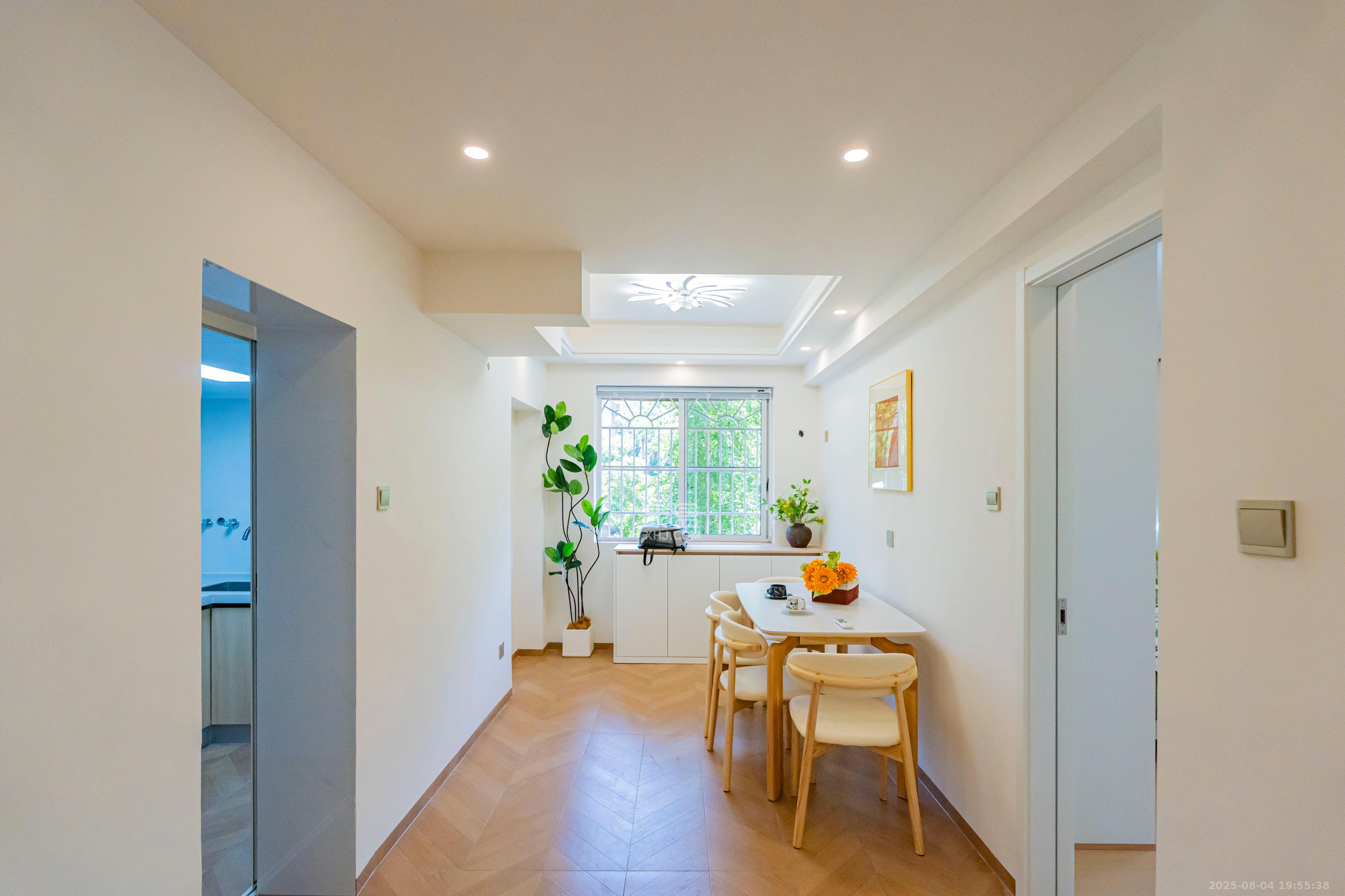 国庆新村  2室2厅1卫    54.0万 国庆新村  2室2厅1卫    54.0万客厅