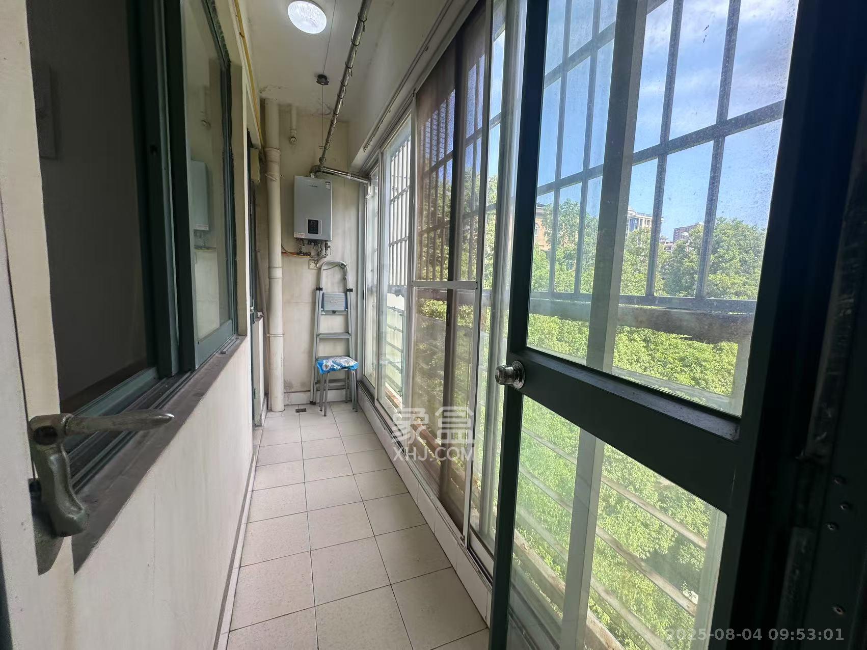 亚华香舍花都 3室2厅2卫 2800.0元/月 亚华香舍花都 3室2厅2卫 2800.0元/月室内图