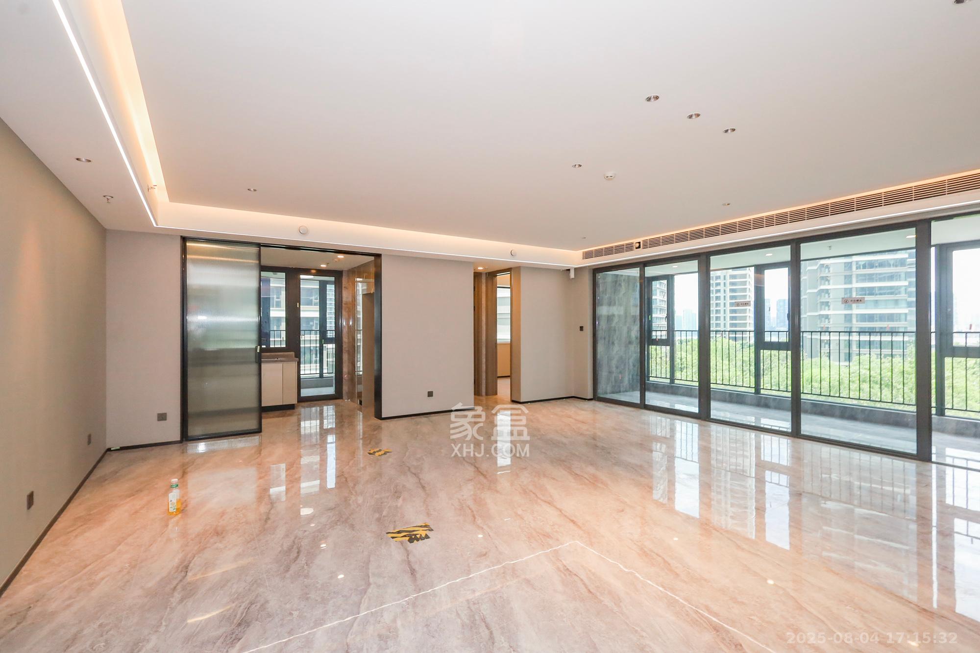 旭辉铂悦湘江  5室2厅3卫    600.0万 旭辉铂悦湘江  5室2厅3卫    600.0万