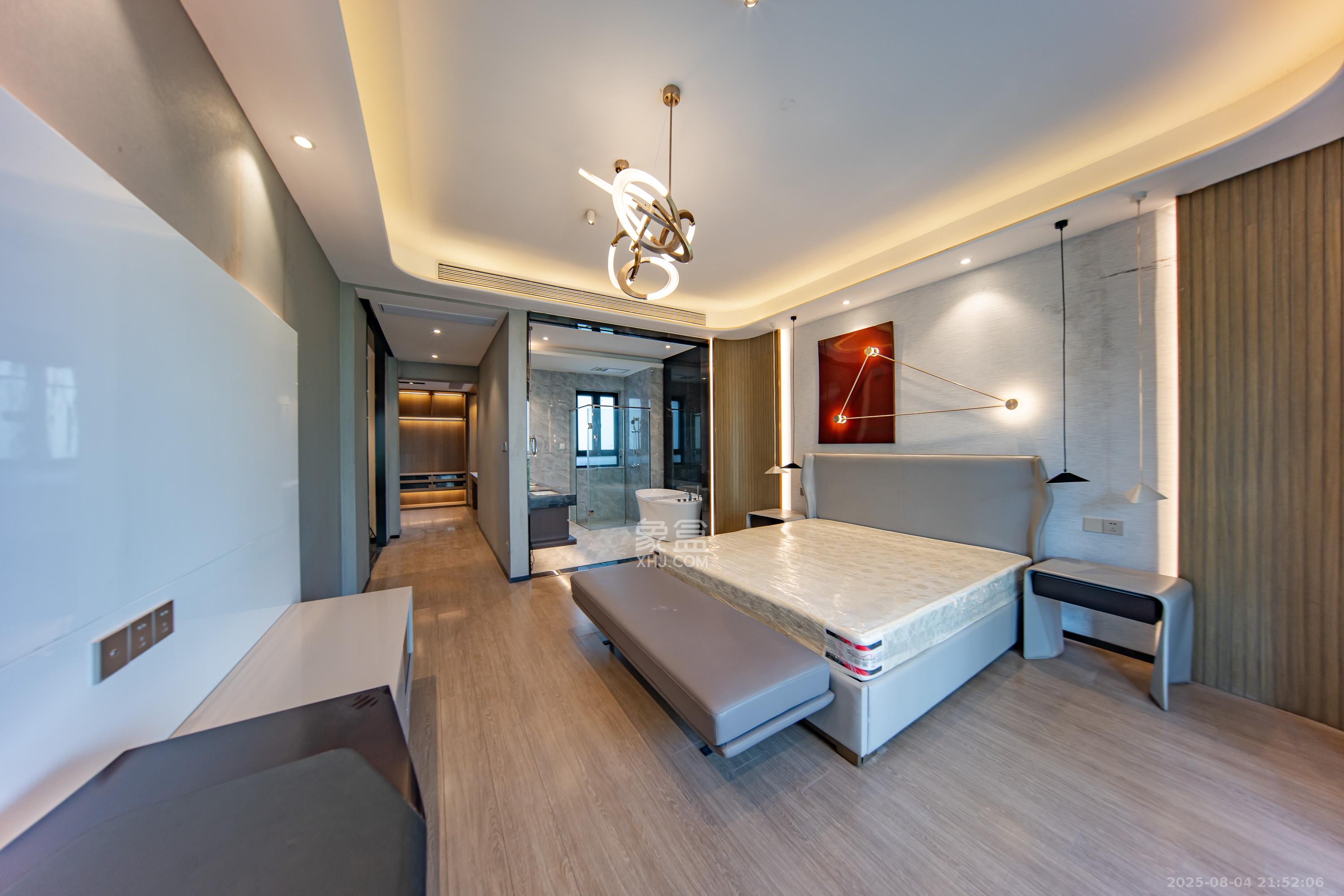 碧桂园智慧城市  5室2厅3卫    300.0万卧室