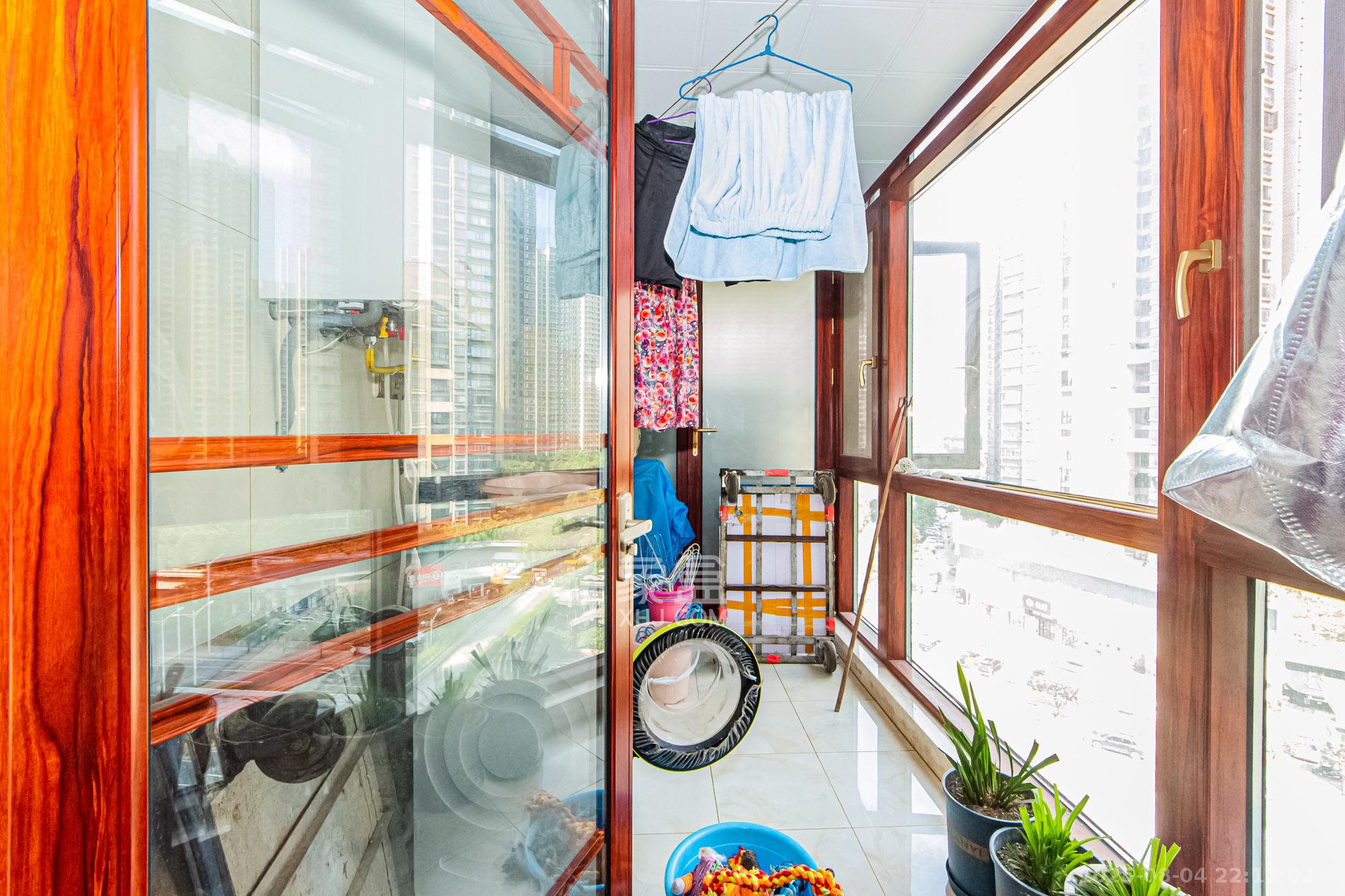 北辰定江洋  4室2厅3卫    450.0万 北辰定江洋  4室2厅3卫    450.0万阳台