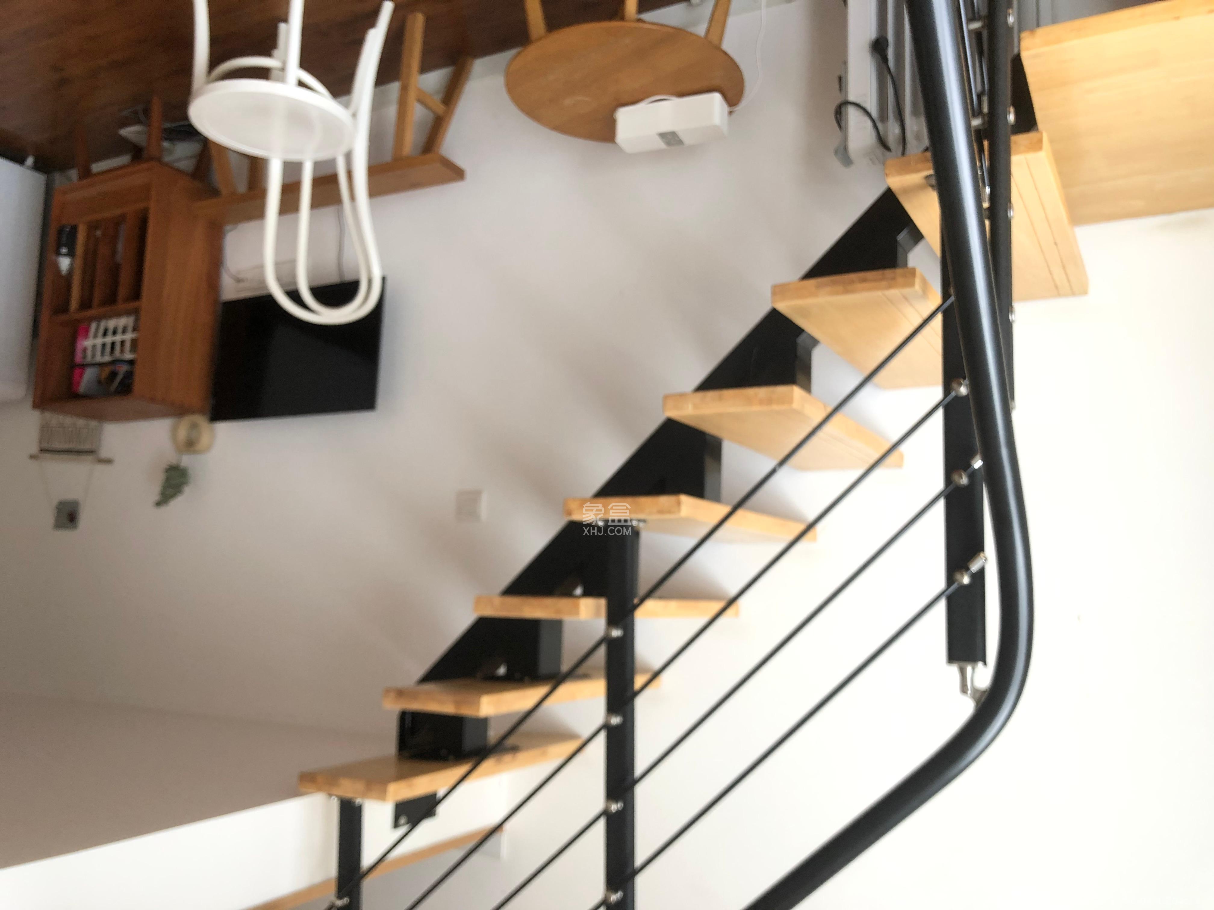 洋湖时代  1室1厅1卫    1400.0元/月室内图