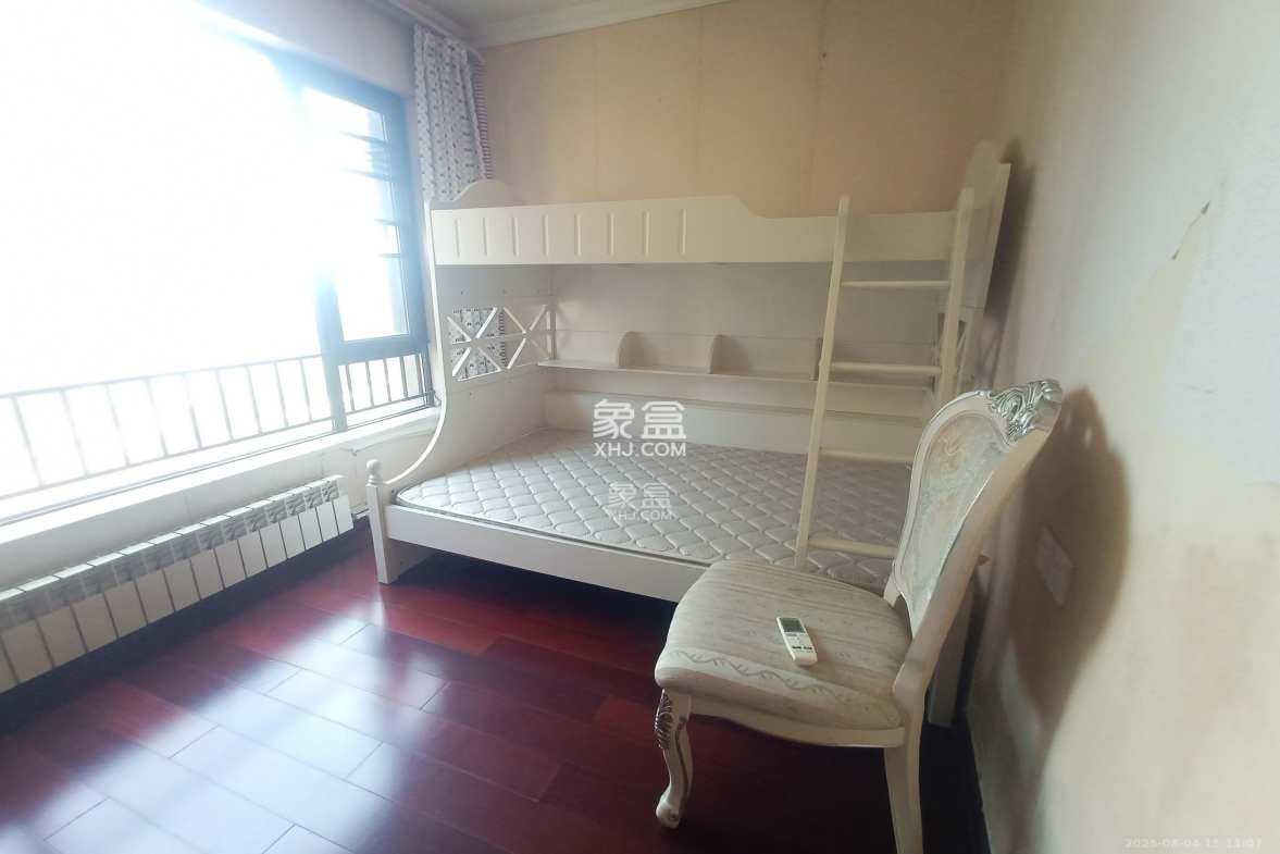 中海国际一期 4室2厅2卫 2600.0元/月 中海国际一期 4室2厅2卫 2600.0元/月室内图