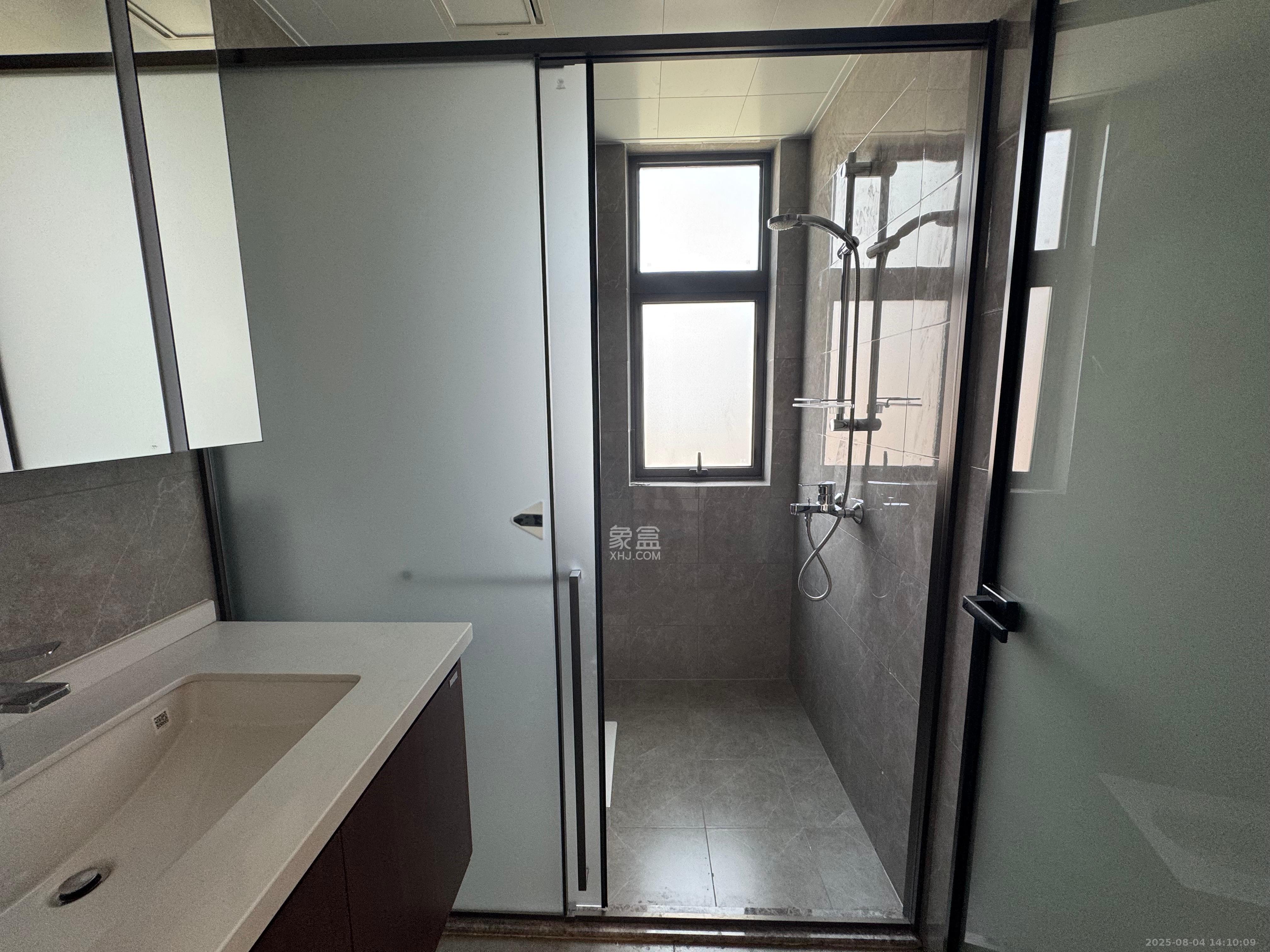 北辰瀚江府  4室2厅2卫    8800.0元/月室内图