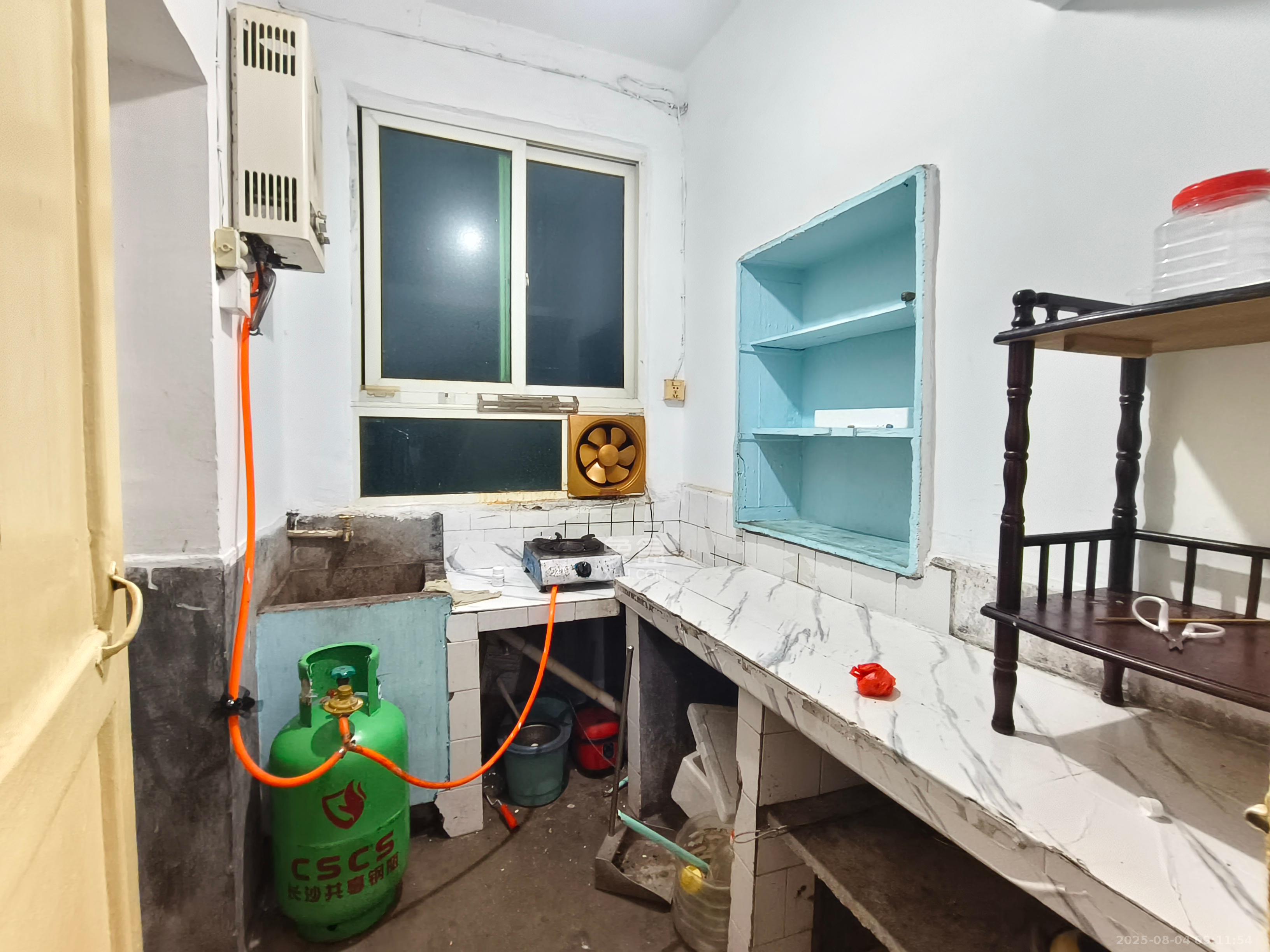 国庆新村 2室1厅1卫 1000.0元/月 国庆新村 2室1厅1卫 1000.0元/月室内图