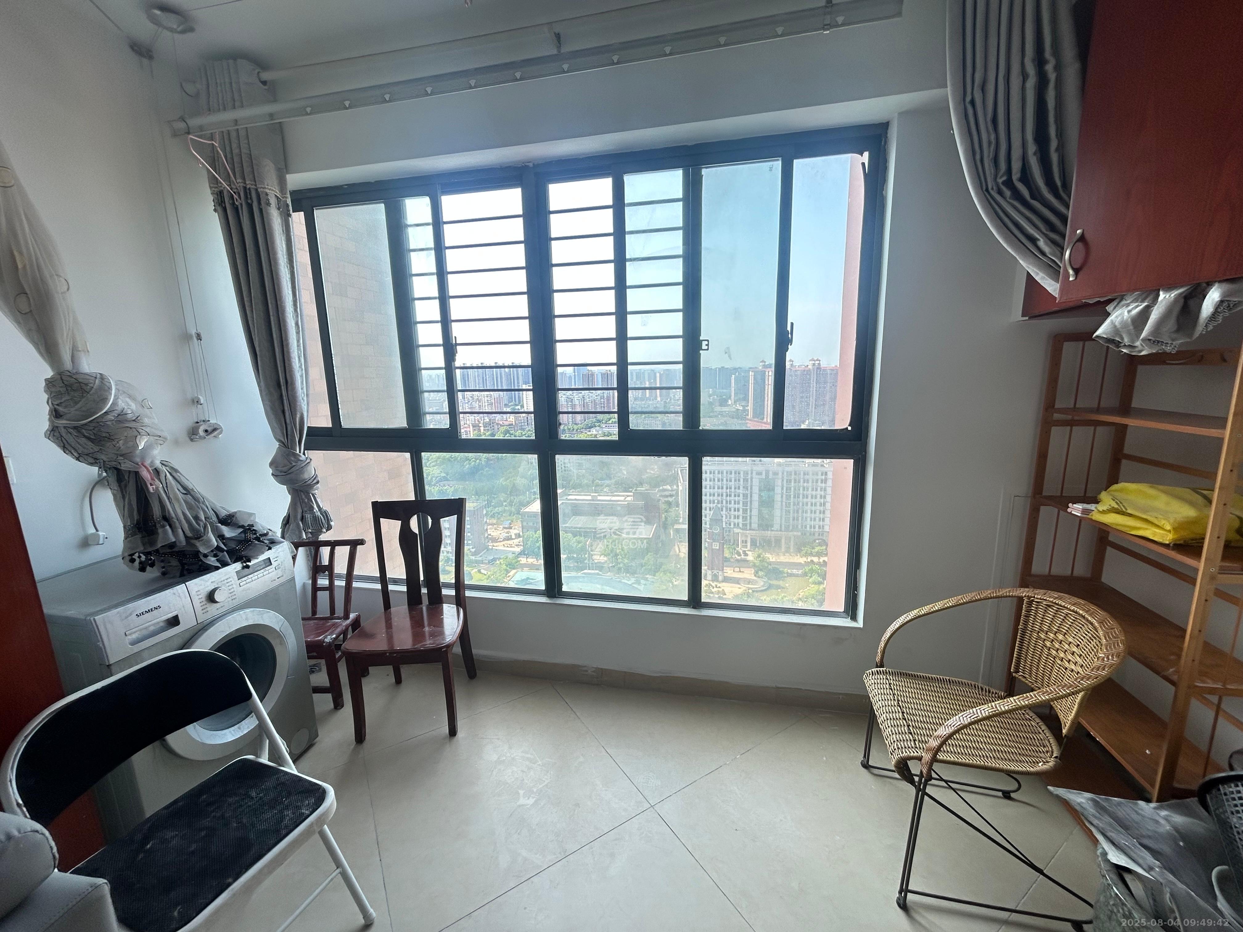 上海城小区  3室2厅4卫    2200.0元/月室内图