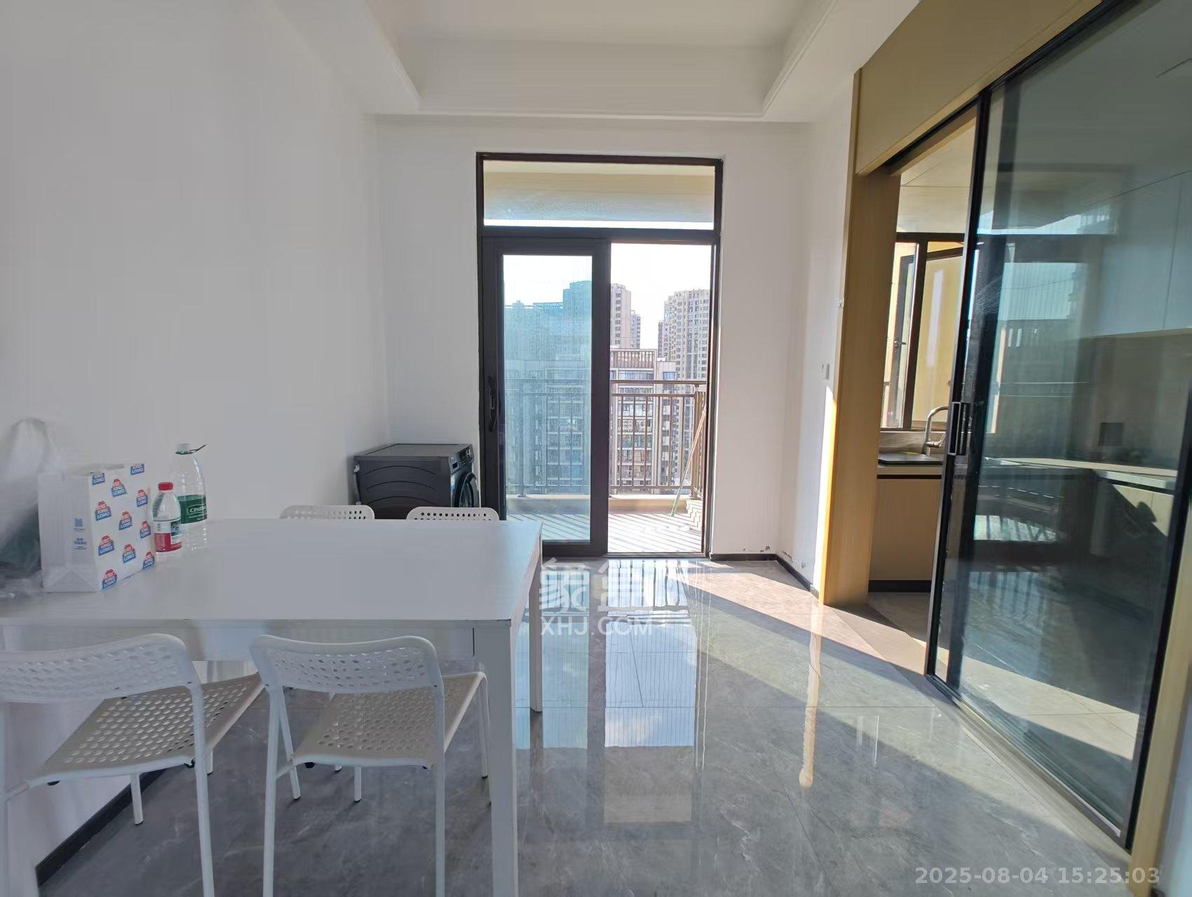 润和湘江天地天悦湾  4室2厅2卫    3200.0元/月 润和湘江天地天悦湾  4室2厅2卫    3200.0元/月室内图