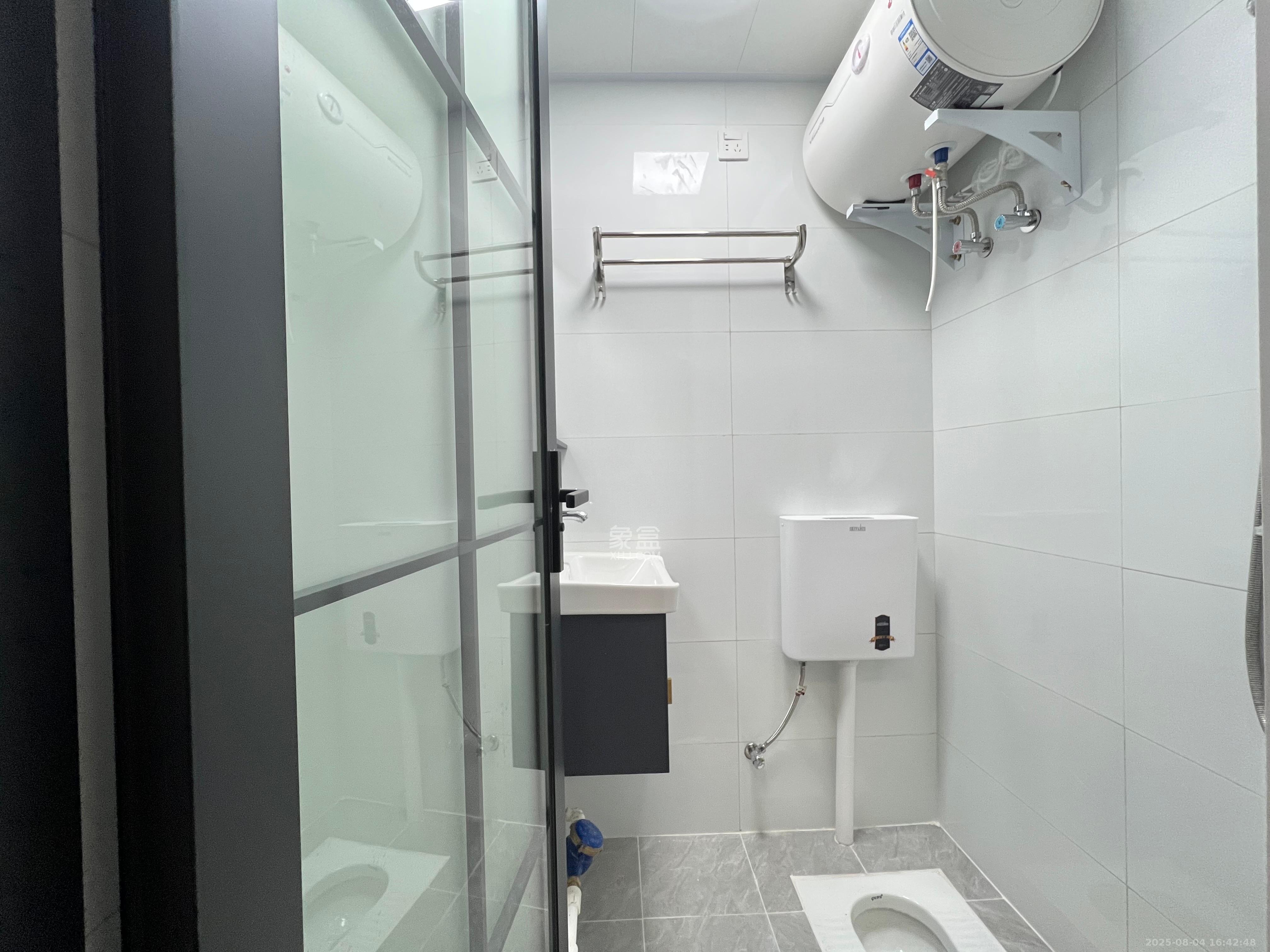 岳北社区  1室0厅0卫    1350.0元/月 岳北社区  1室0厅0卫    1350.0元/月室内图