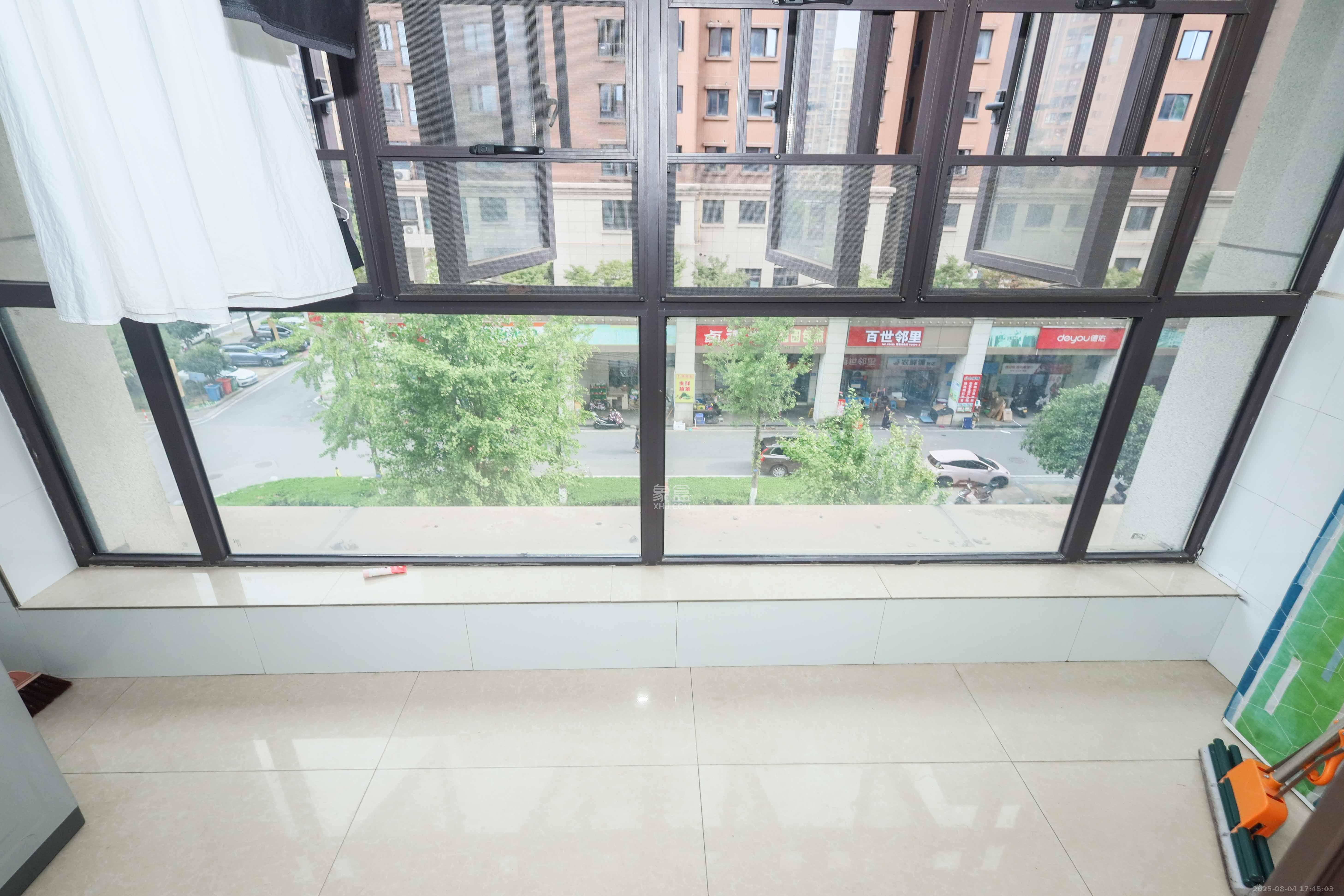 中冶中央公园  1室2厅1卫    95.0万阳台