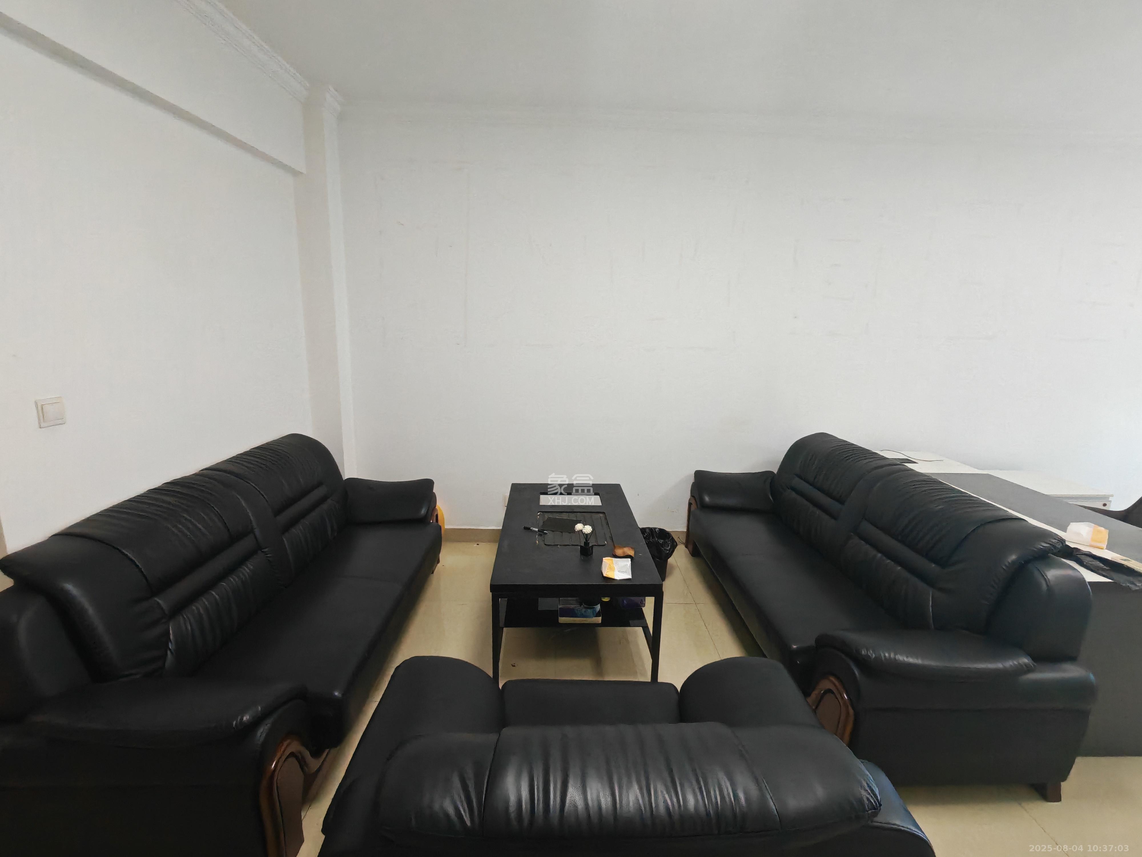 星大峰汇商务楼 1室1厅1卫 1700.0元/月 星大峰汇商务楼 1室1厅1卫 1700.0元/月室内图