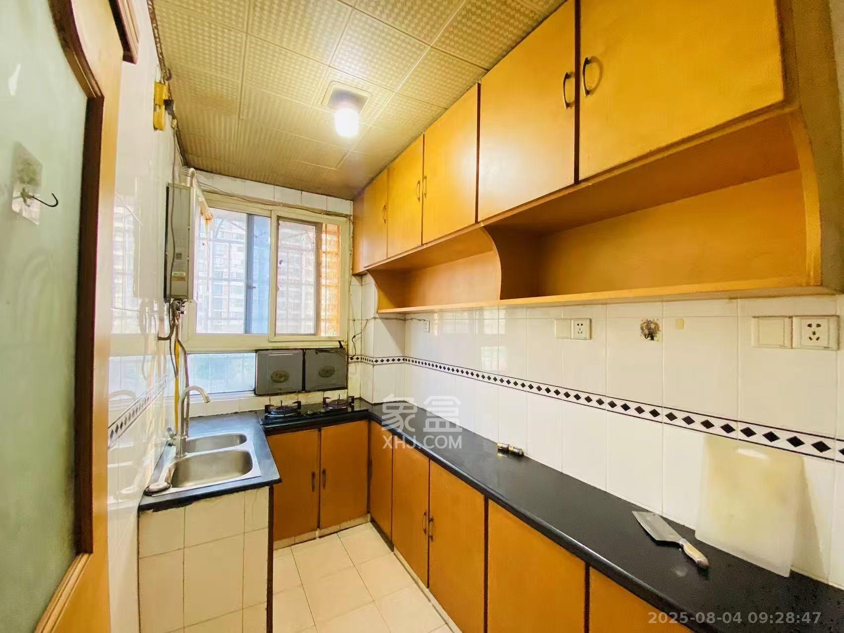 公交金盆小区 1室0厅0卫 1300.0元/月 公交金盆小区 1室0厅0卫 1300.0元/月室内图