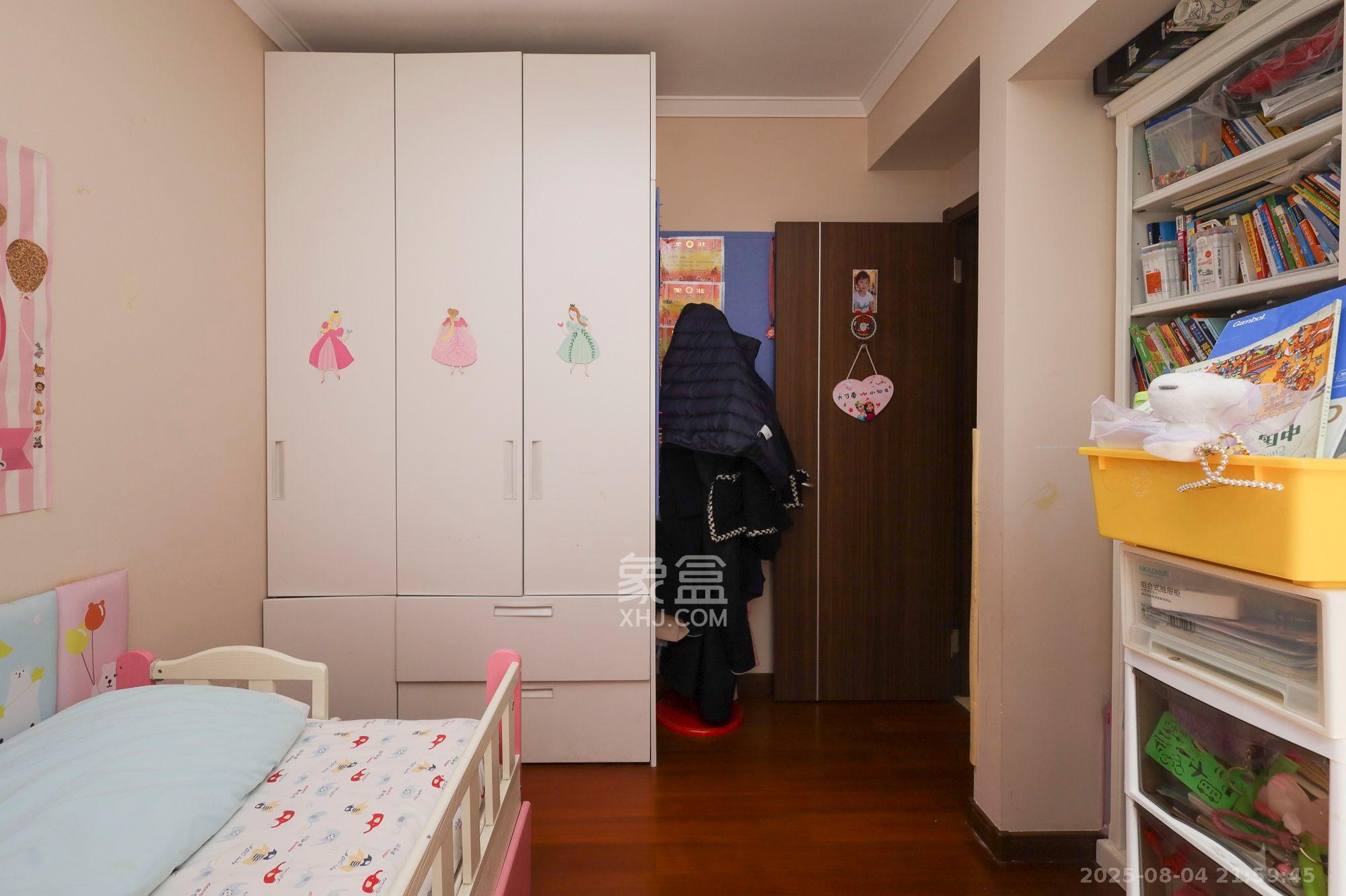 万科里金域滨江  3室2厅1卫   3200.00元/月室内图