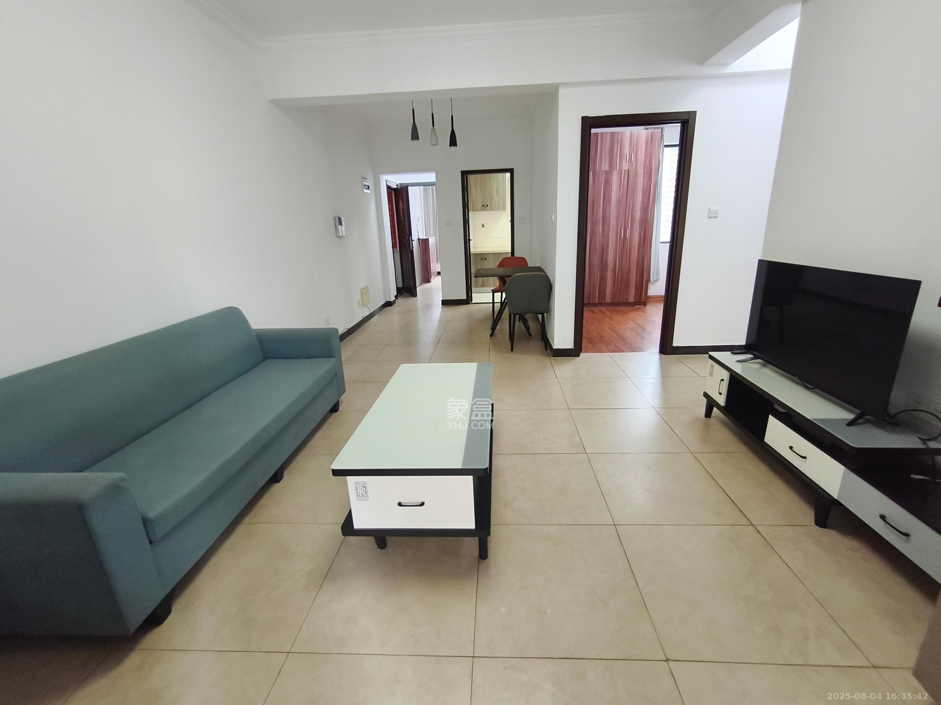 旭辉藏郡(藏郡、旭湘华府) 3室2厅1卫 2400.0元/月 旭辉藏郡(藏郡、旭湘华府) 3室2厅1卫 2400.0元/月室内图