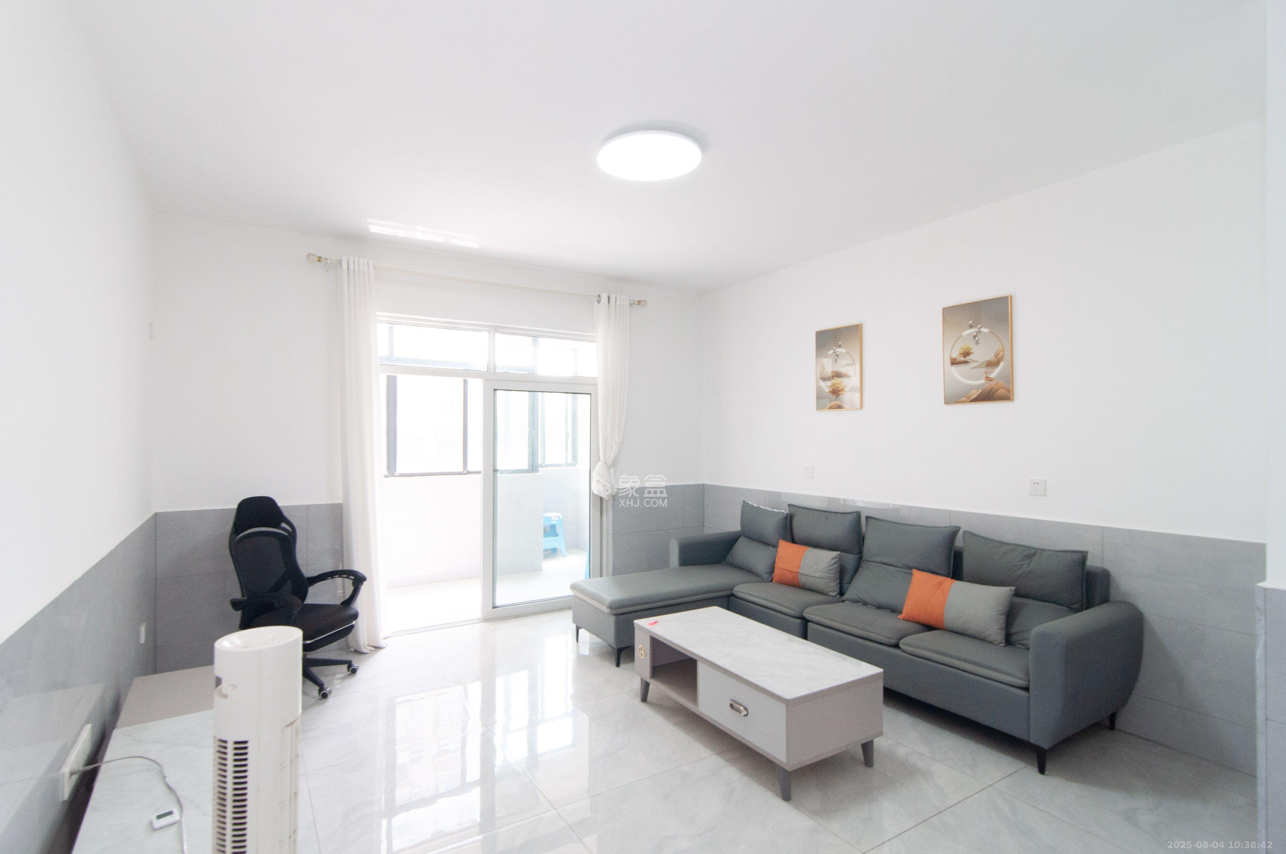 麓阳和景雅苑 3室2厅2卫 3100.0元/月 麓阳和景雅苑 3室2厅2卫 3100.0元/月室内图