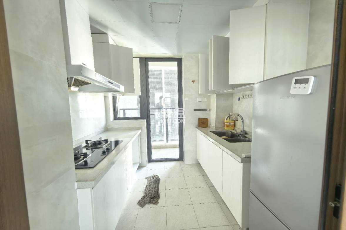 星华海岸城一期  3室2厅2卫    2300.0元/月 星华海岸城一期  3室2厅2卫    2300.0元/月室内图